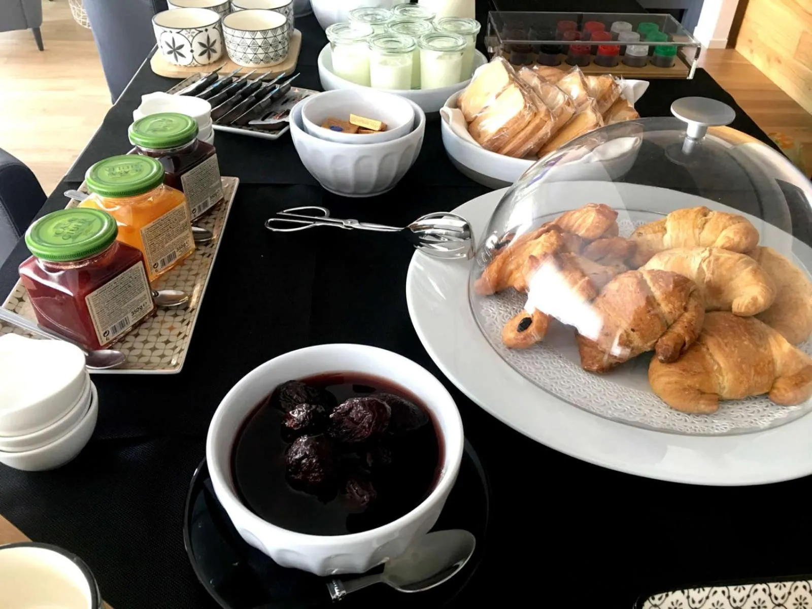 Breakfast in MYHOME 75 Premium Luxury B&B