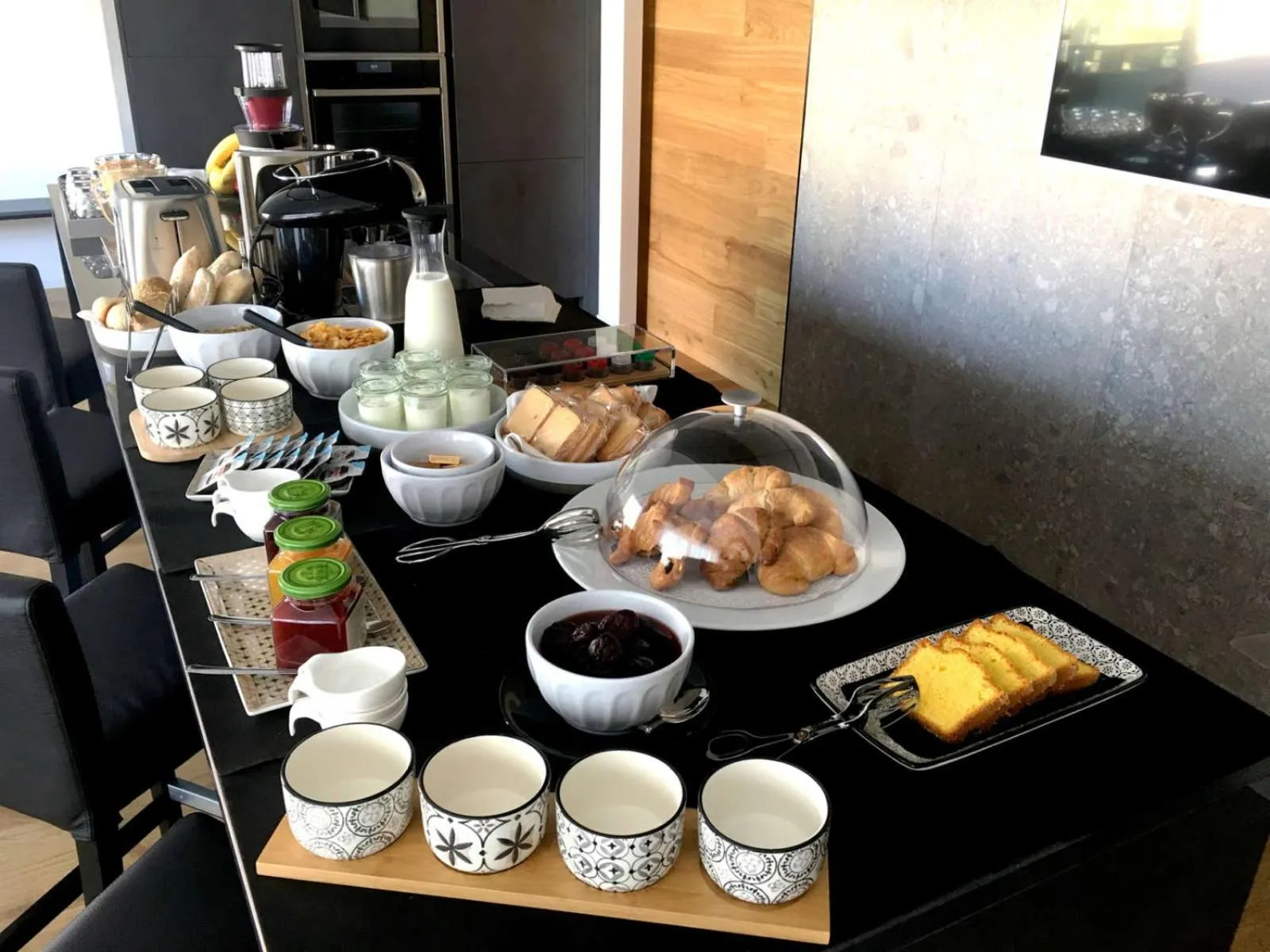 Breakfast in MYHOME 75 Premium Luxury B&B