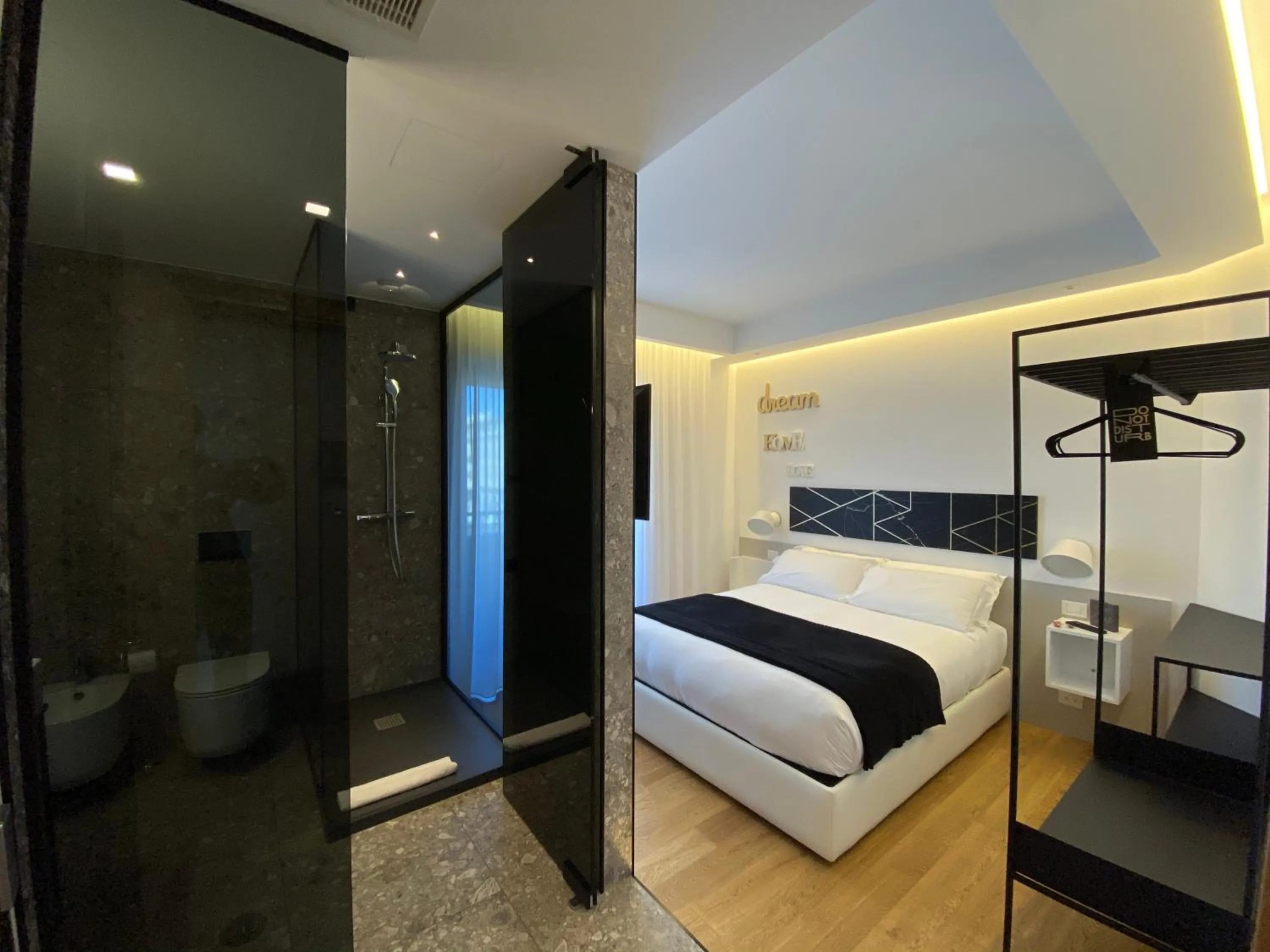 Bed in MYHOME 75 Premium Luxury B&B