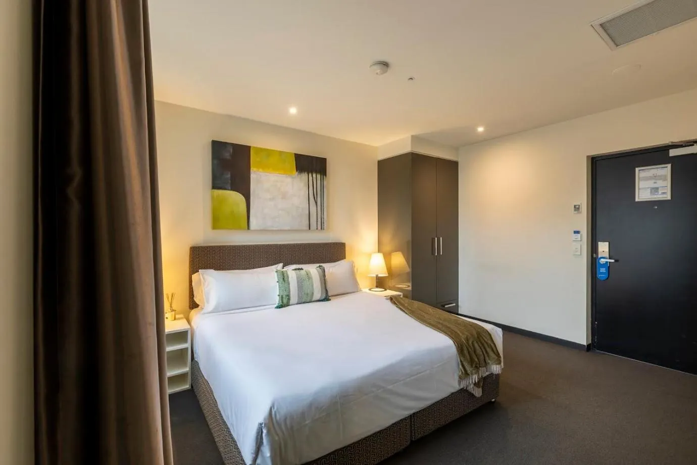 Bed in Corporate Living Accommodation Hawthorn