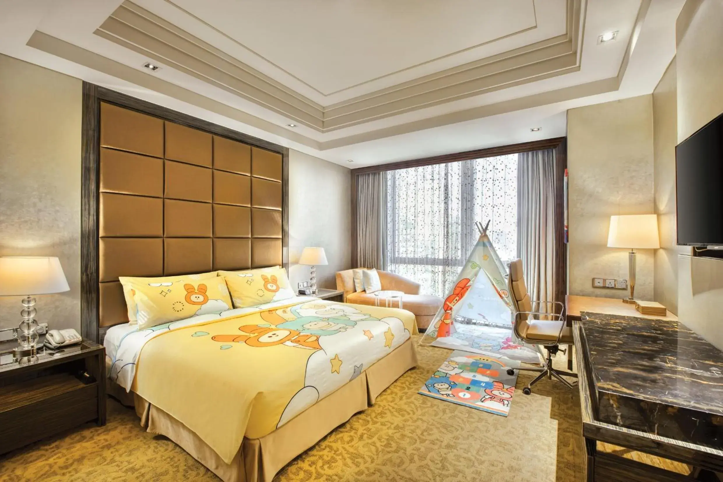 Junior King Suite with Lounge Access in Crowne Plaza Beijing Chaoyang U-Town by IHG - within 30 minutes to Forbidden City by metro Junior King Suite with Lounge Access in Crowne Plaza Beijing Chaoyang U-Town by IHG - within 30 minutes to Forbidden City by metro