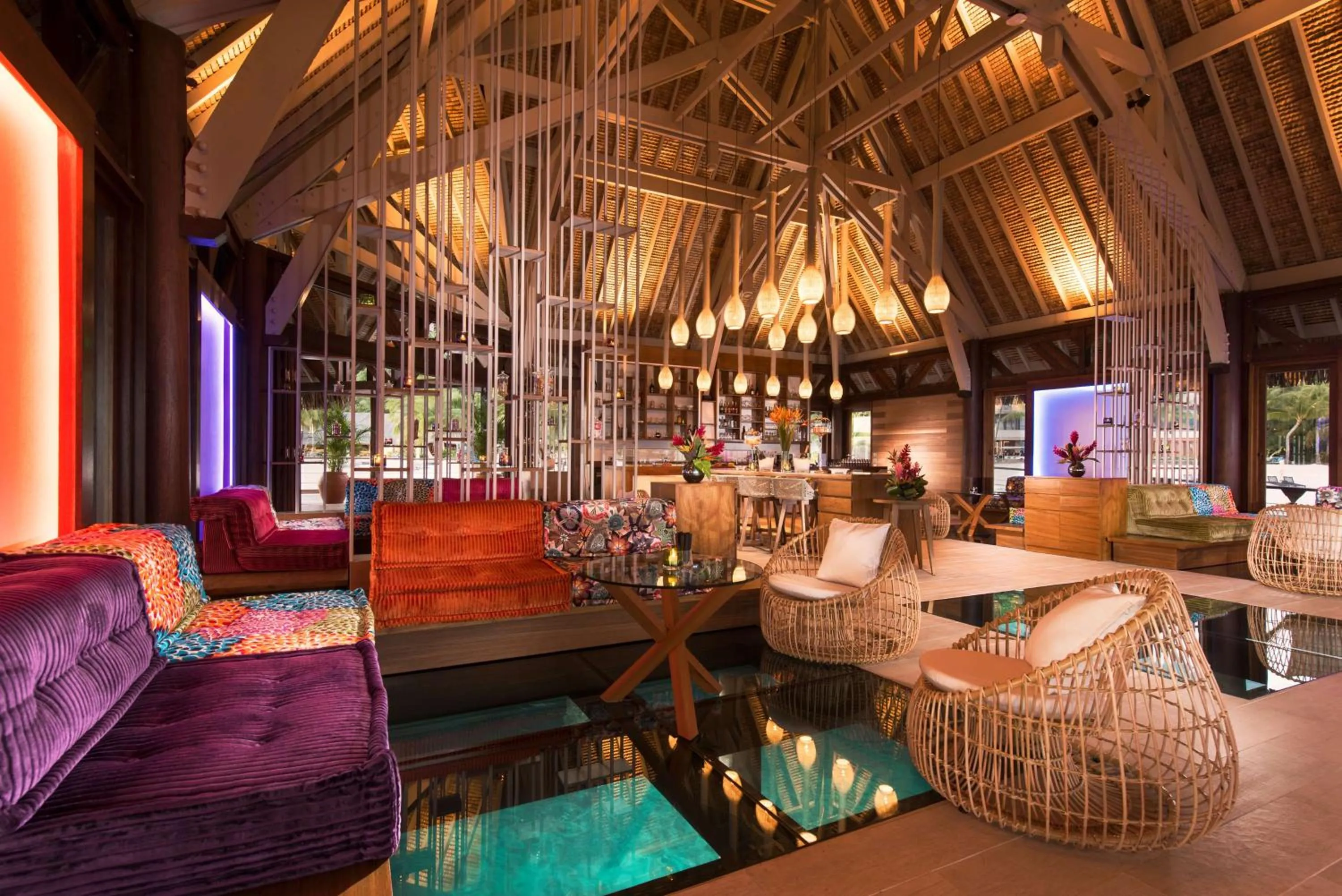 Lounge or bar in Conrad Bora Bora Nui
