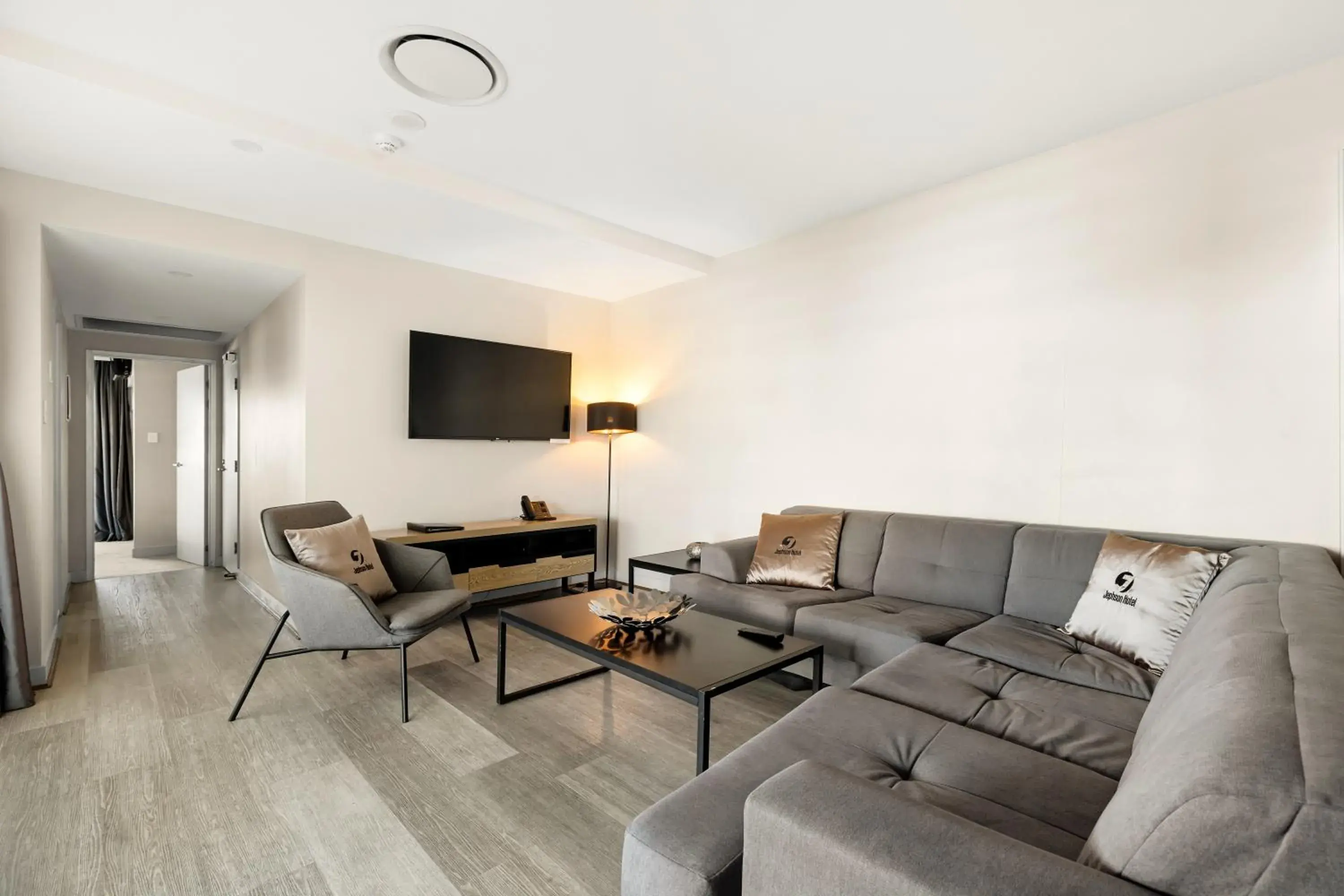 Living room in Jephson Hotel & Apartments Living room in Jephson Hotel & Apartments