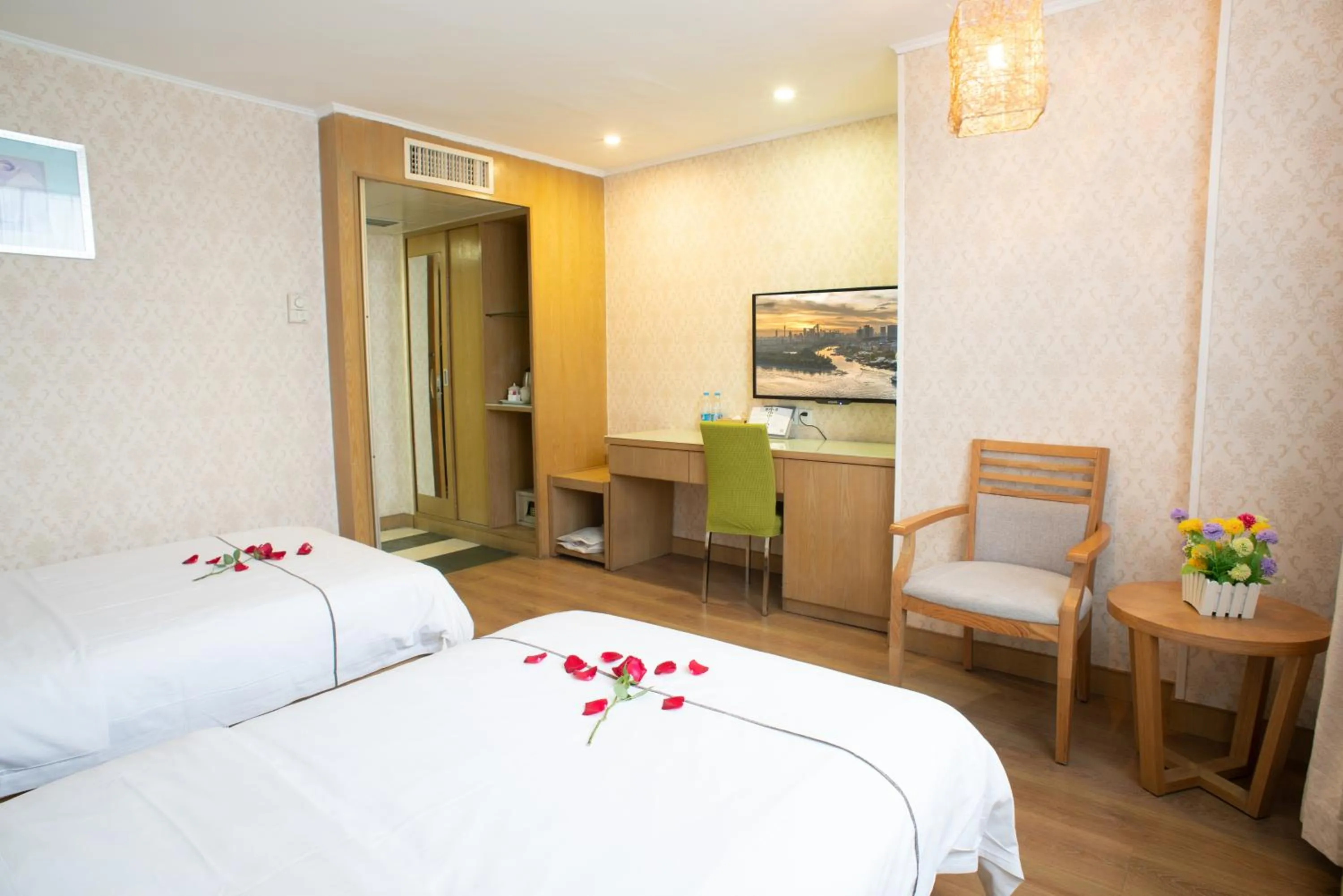 Photo of the whole room in Guangzhou Xin Yue Xin Hotel