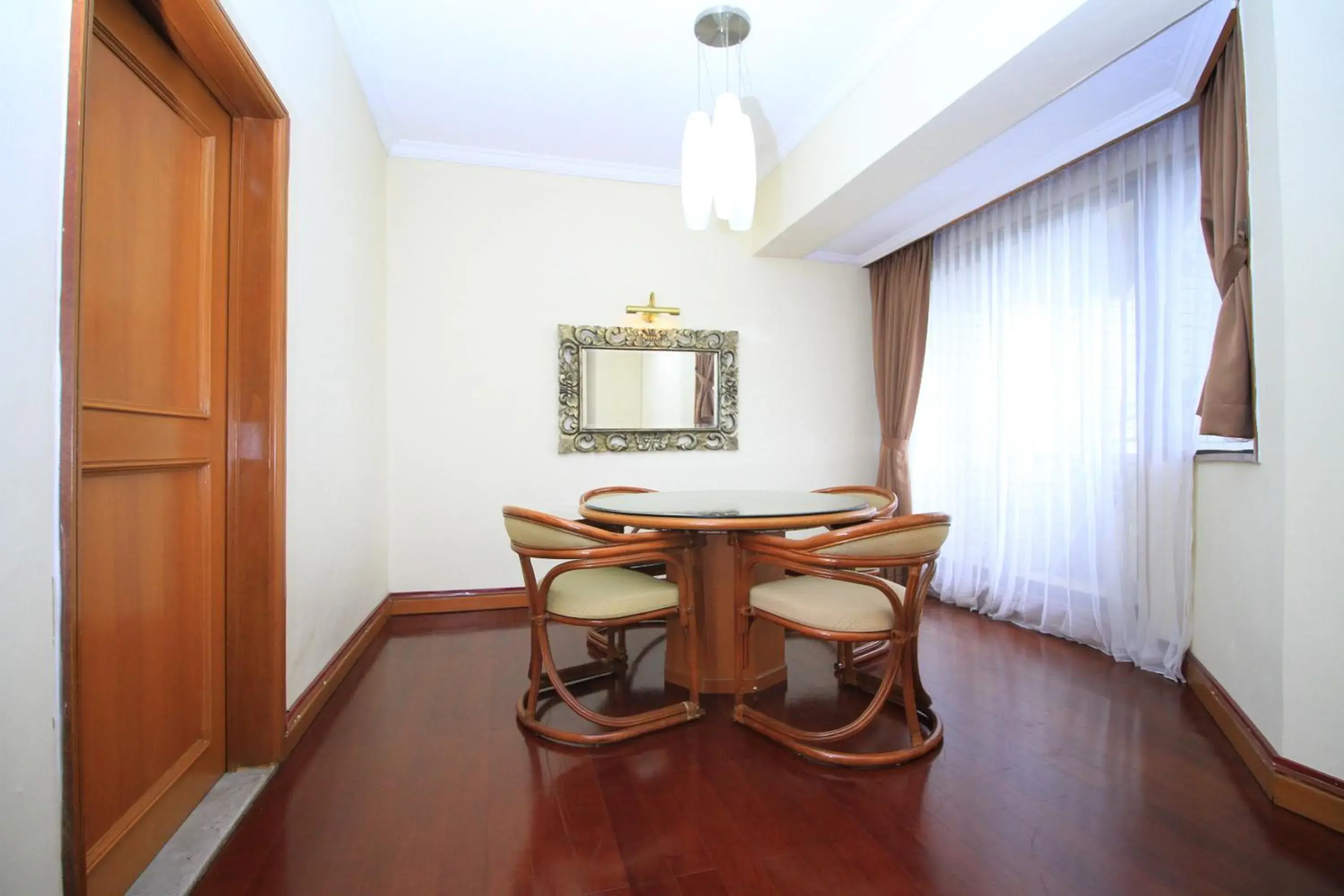 Living room in The Sultan Hotel & Residence Jakarta Living room in The Sultan Hotel & Residence Jakarta