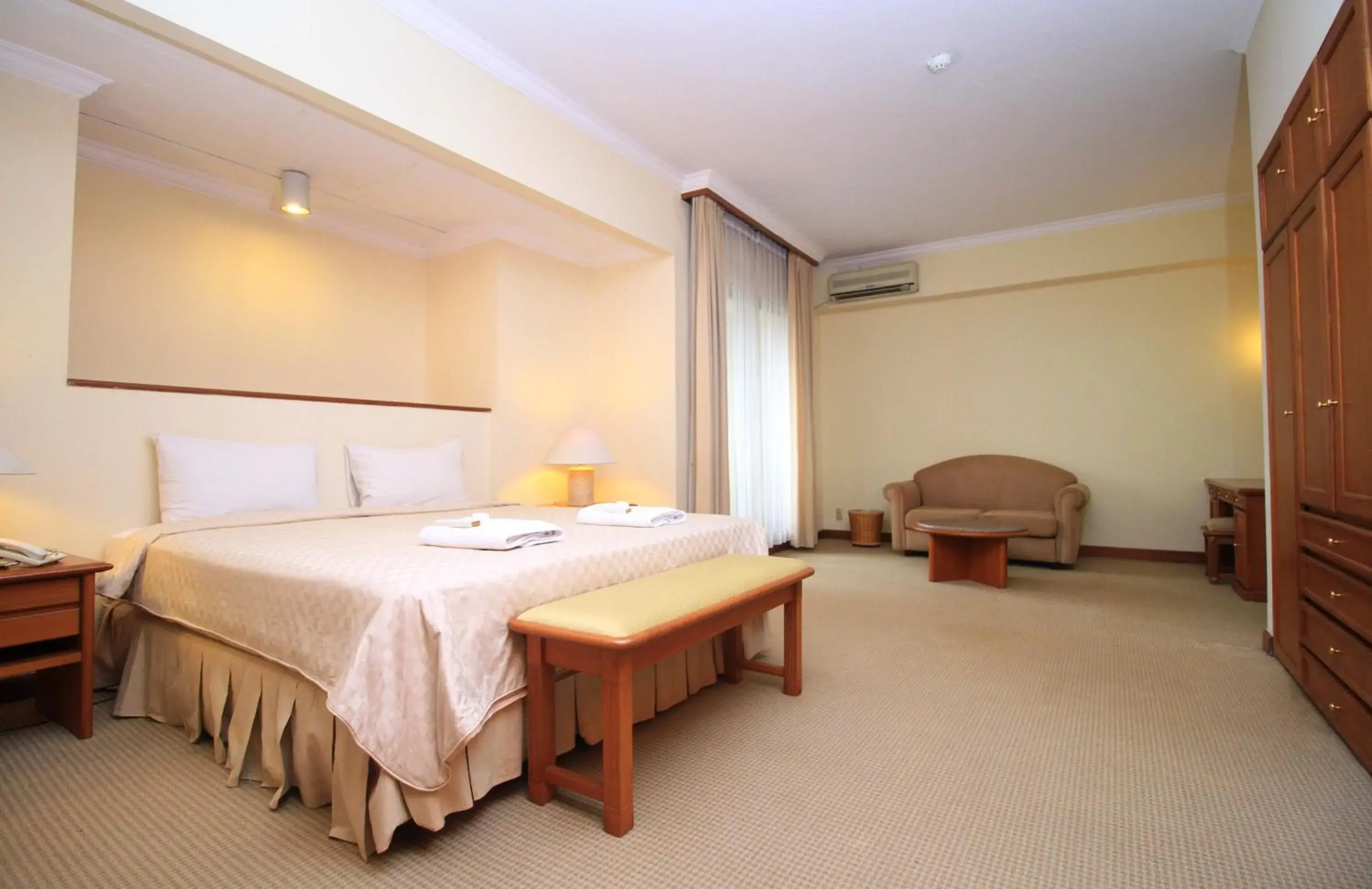 Bedroom, Bed in The Sultan Hotel & Residence Jakarta Bedroom, Bed in The Sultan Hotel & Residence Jakarta