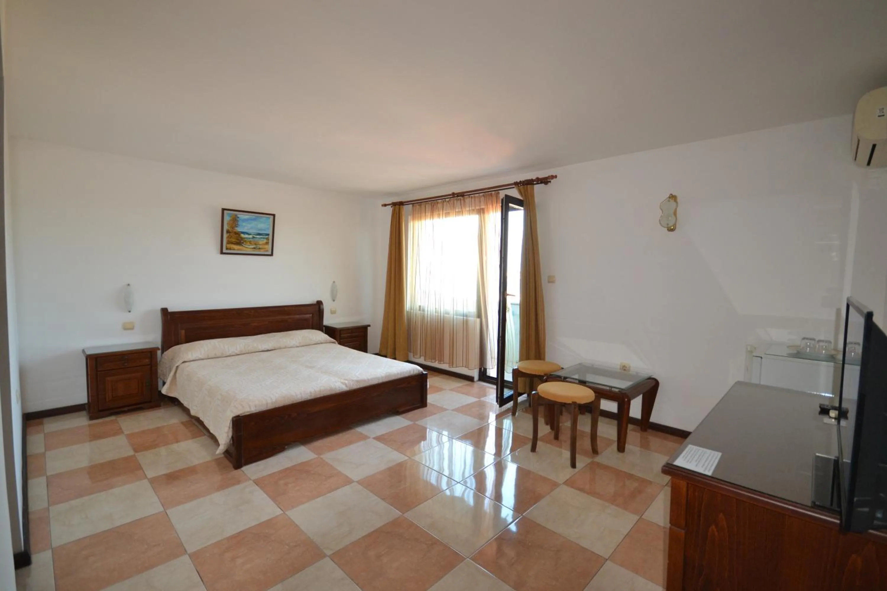 Photo of the whole room, Bed in More Family Hotel