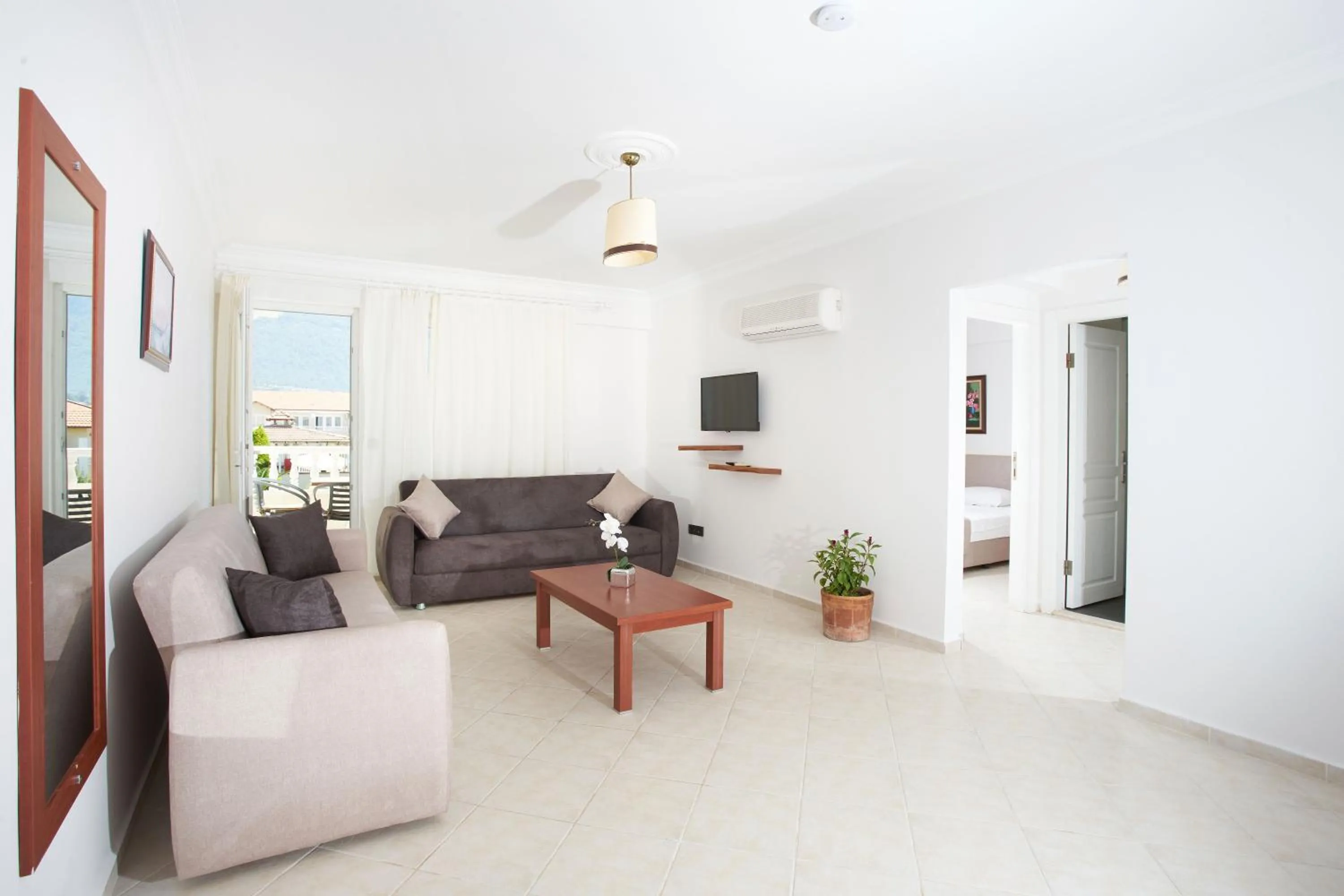 Deluxe Suite in Larimar Suite Hotel