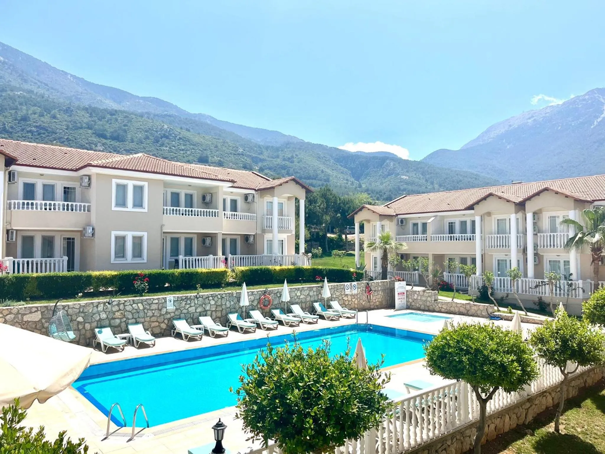 Larimar Suite Hotel