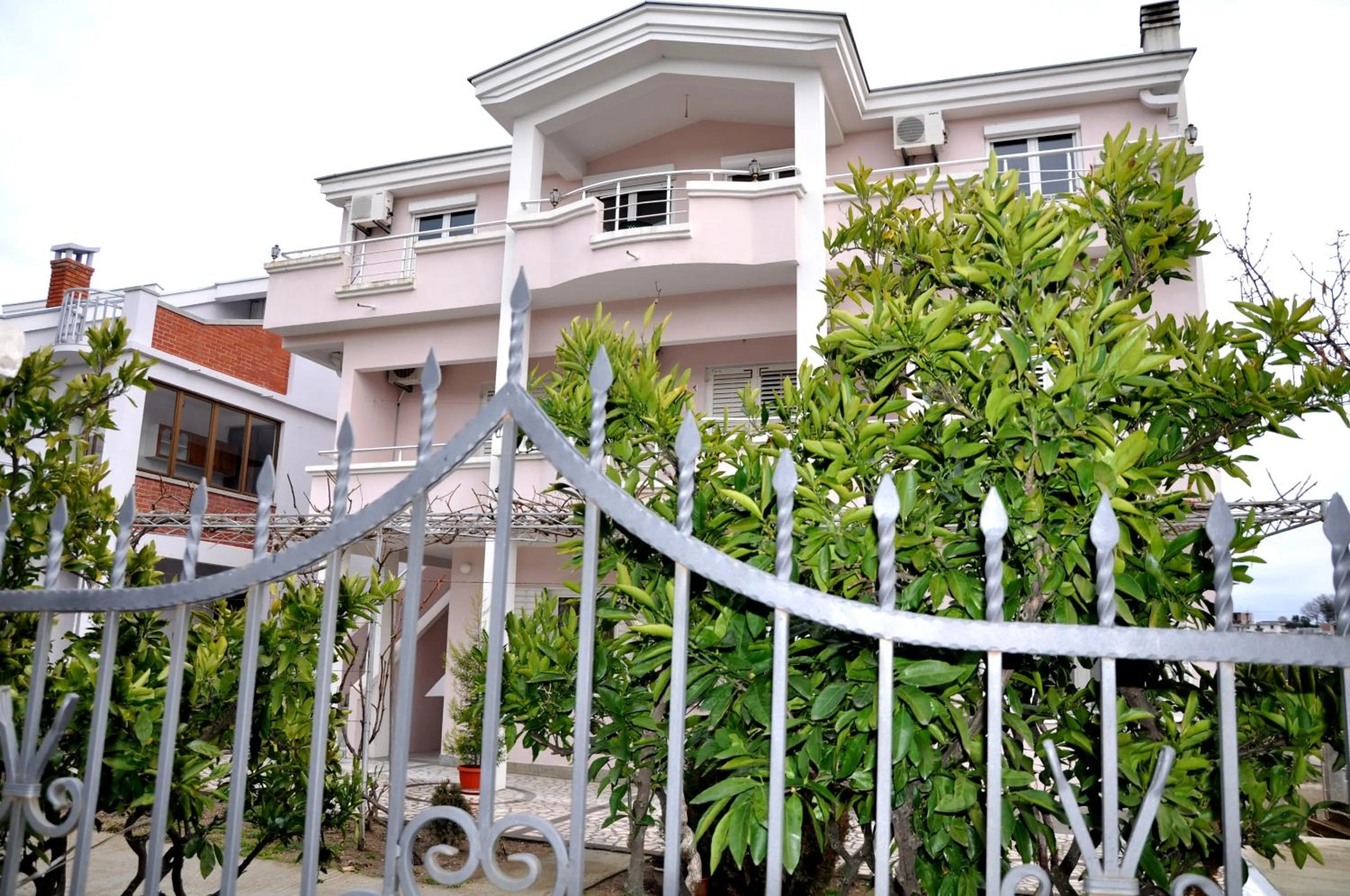 Facade/entrance in Apartments Perezaj