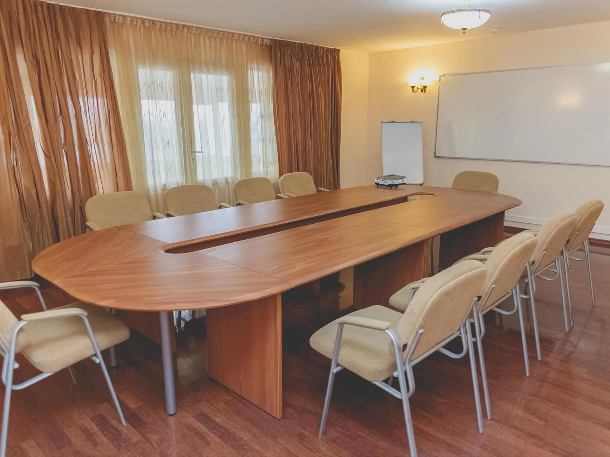 Business facilities in Victoria Palace