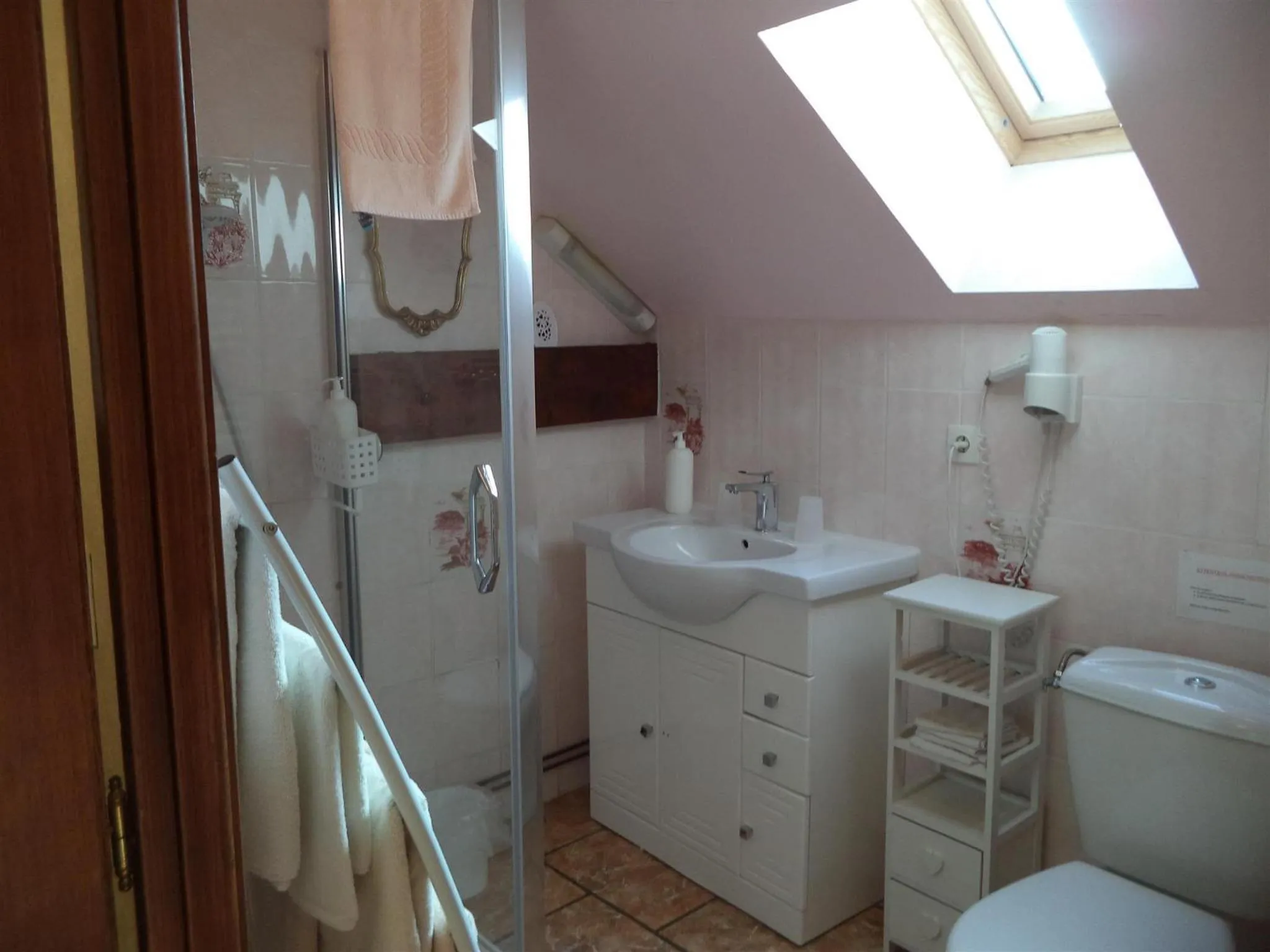 Bathroom in Trois logements indépendant au Grande Vigne