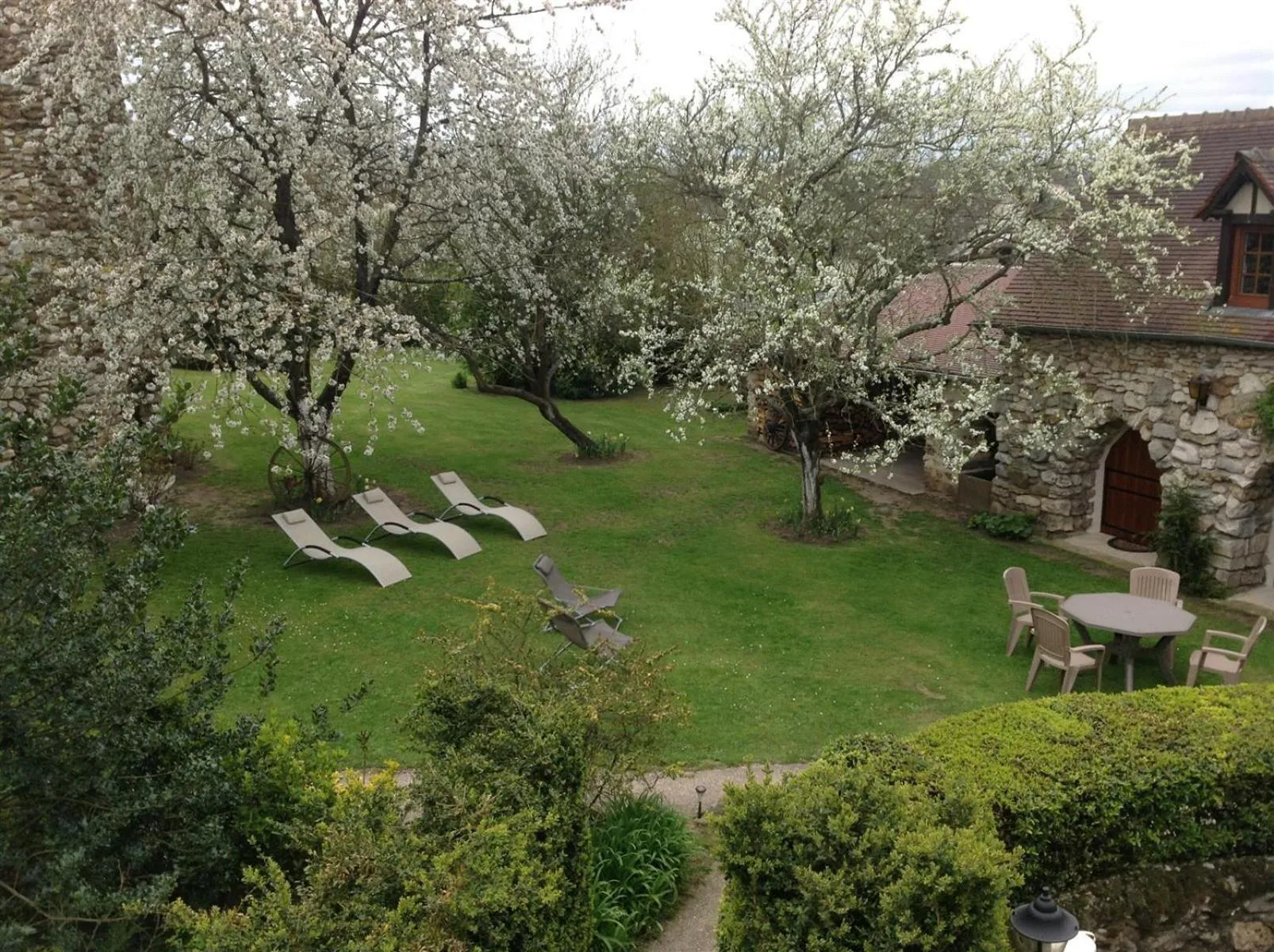 Property building in Trois logements indépendant au Grande Vigne