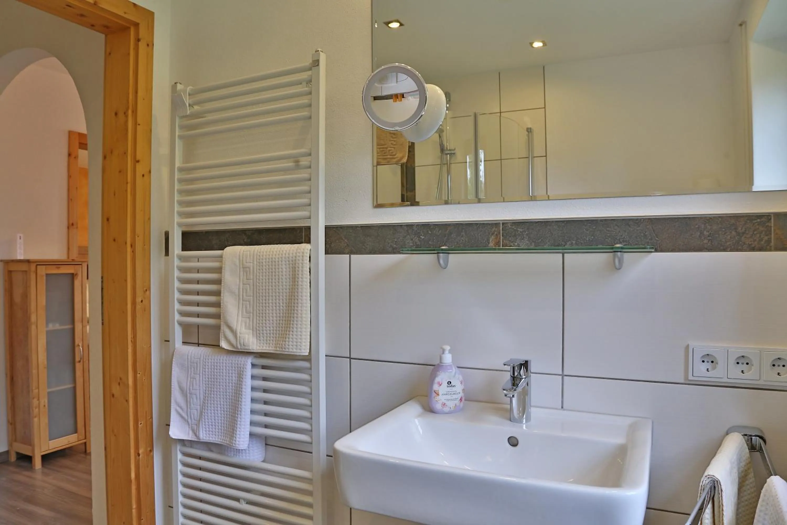 Bathroom in Alpenstern Finy, Bio-Gästehaus