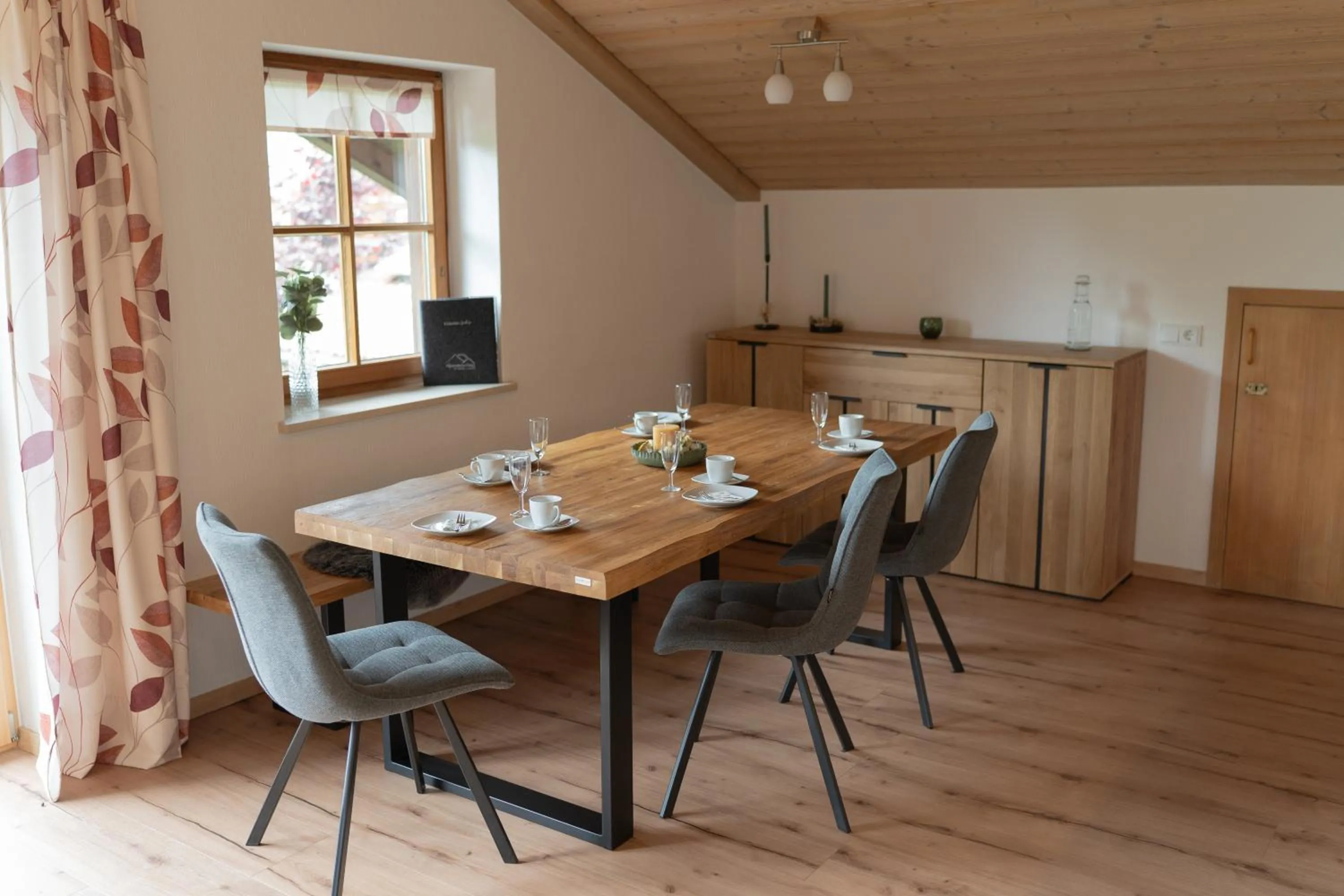 Alpenstern Finy, Bio-Gästehaus