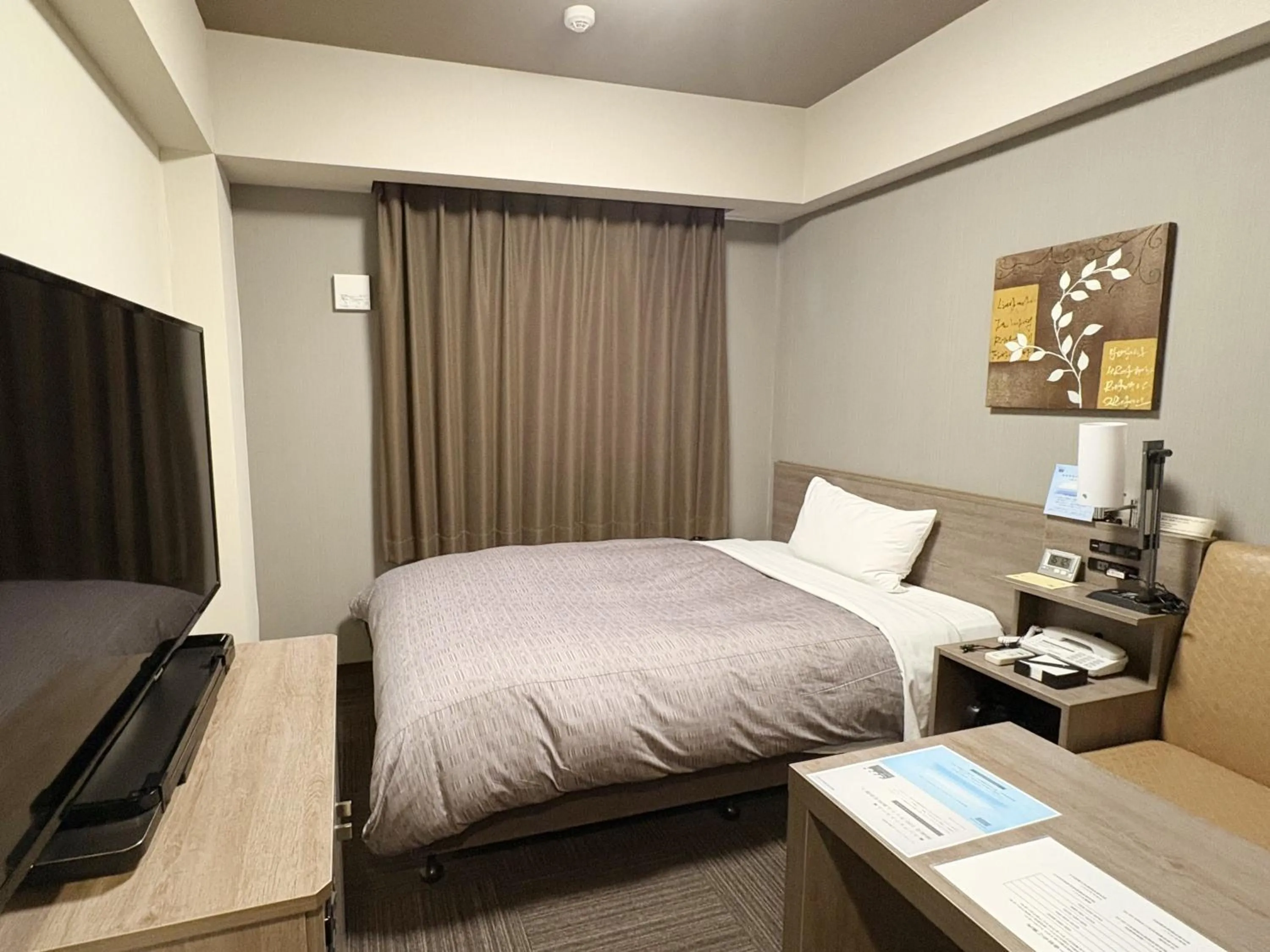 Photo of the whole room, Bed in Hotel Route-inn Utsunomiya Yuinomori -Lightline Yuinomori Nishi Ekimae-