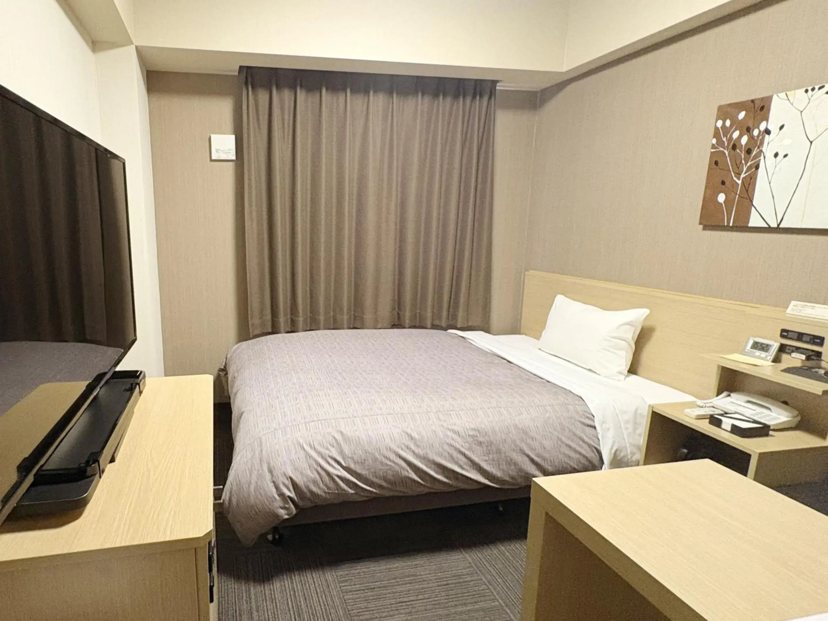 Photo of the whole room, Bed in Hotel Route-inn Utsunomiya Yuinomori -Lightline Yuinomori Nishi Ekimae- Photo of the whole room, Bed in Hotel Route-inn Utsunomiya Yuinomori -Lightline Yuinomori Nishi Ekimae-