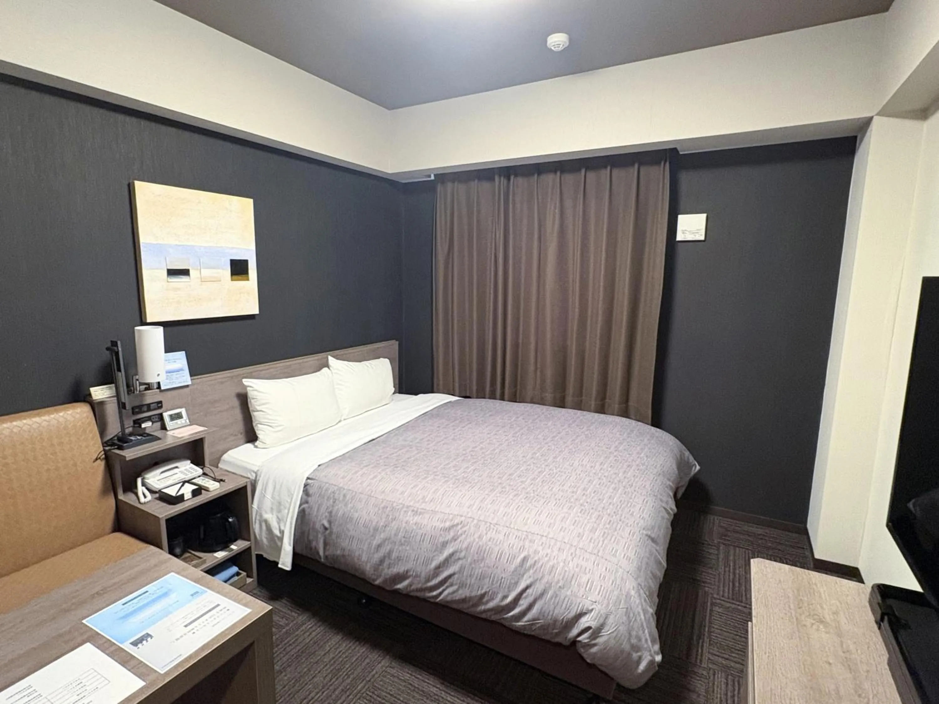 Photo of the whole room, Bed in Hotel Route-inn Utsunomiya Yuinomori -Lightline Yuinomori Nishi Ekimae-