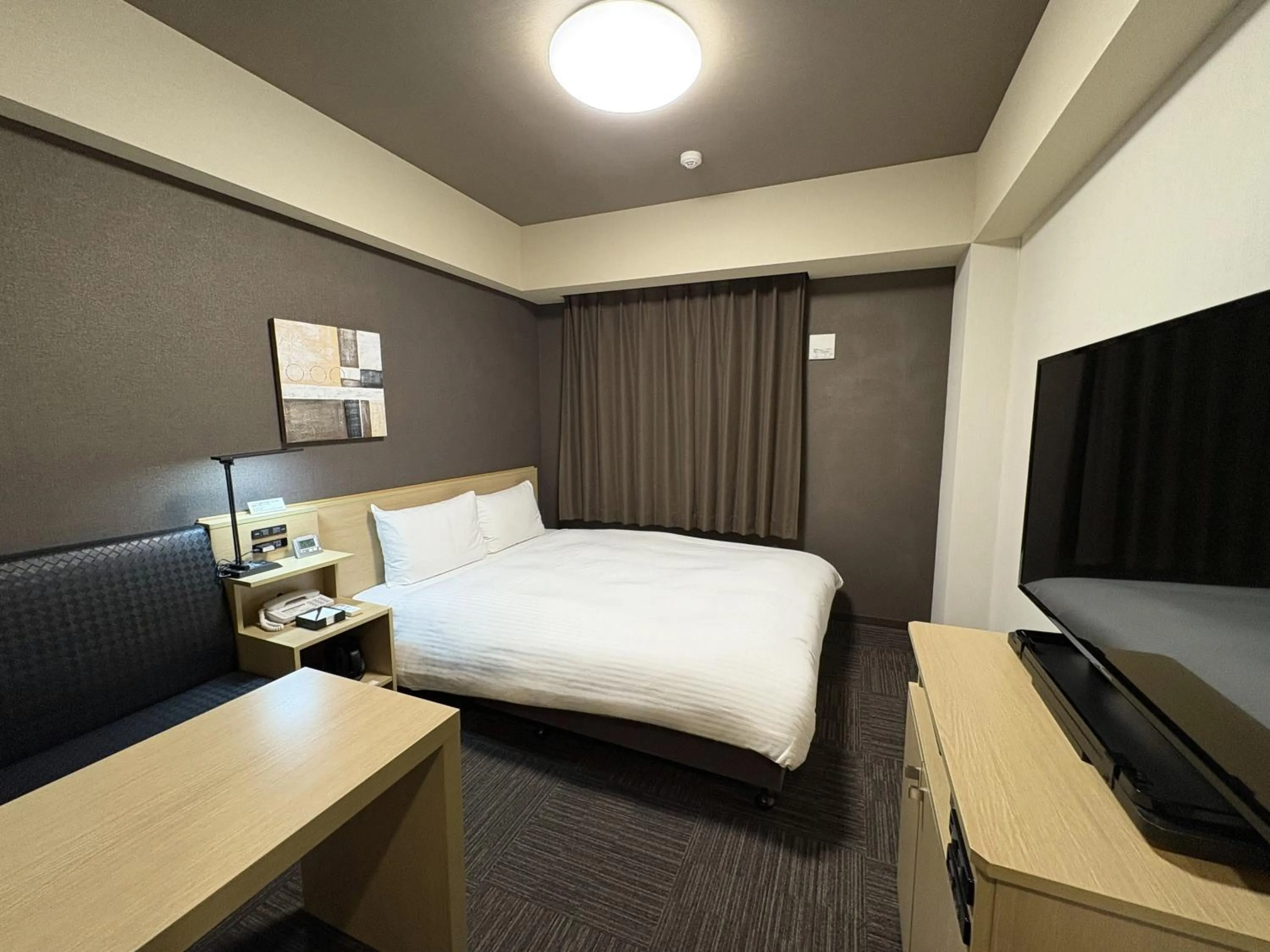 Photo of the whole room, Bed in Hotel Route-inn Utsunomiya Yuinomori -Lightline Yuinomori Nishi Ekimae-