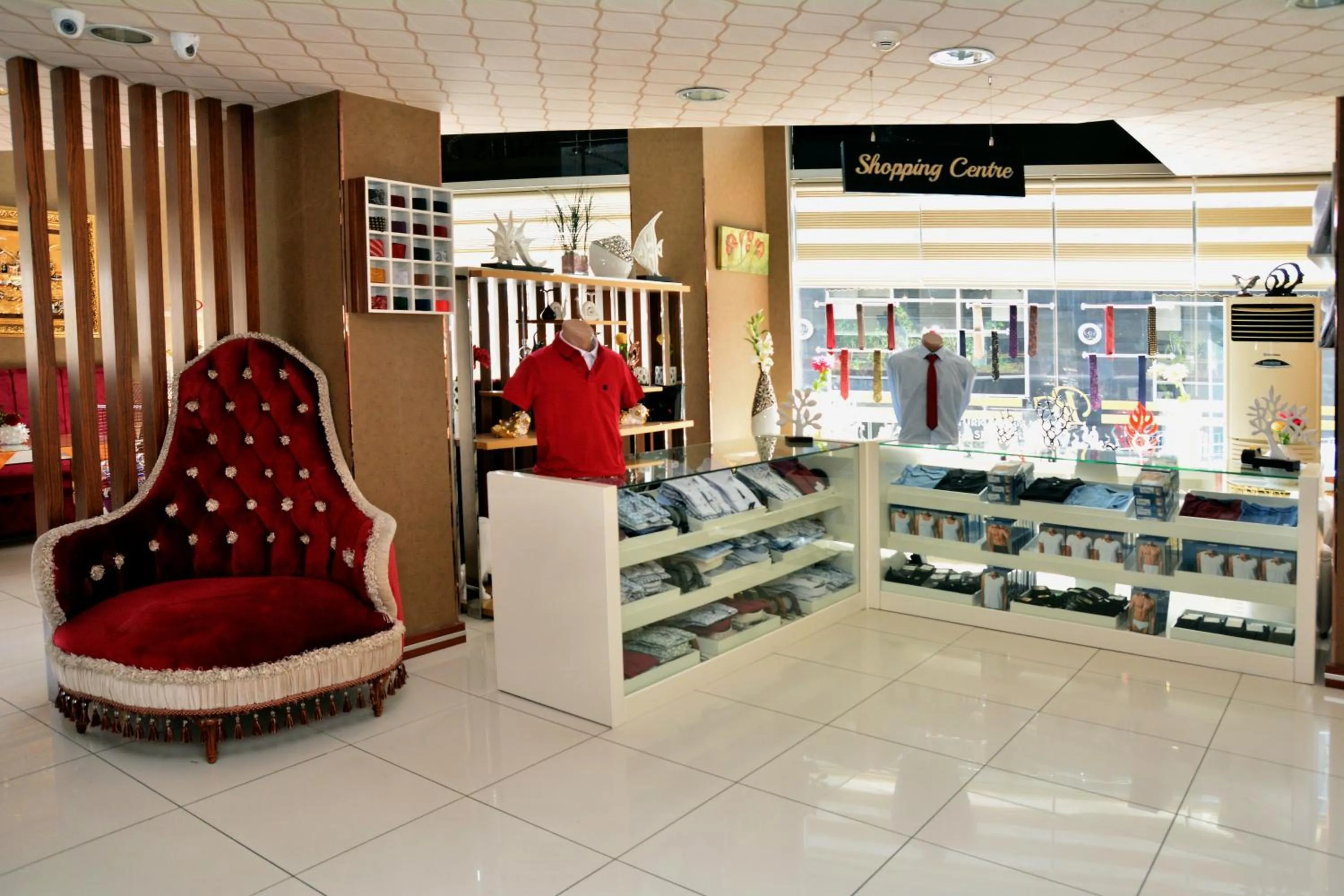 Shopping Area in Business Grand Hotel
