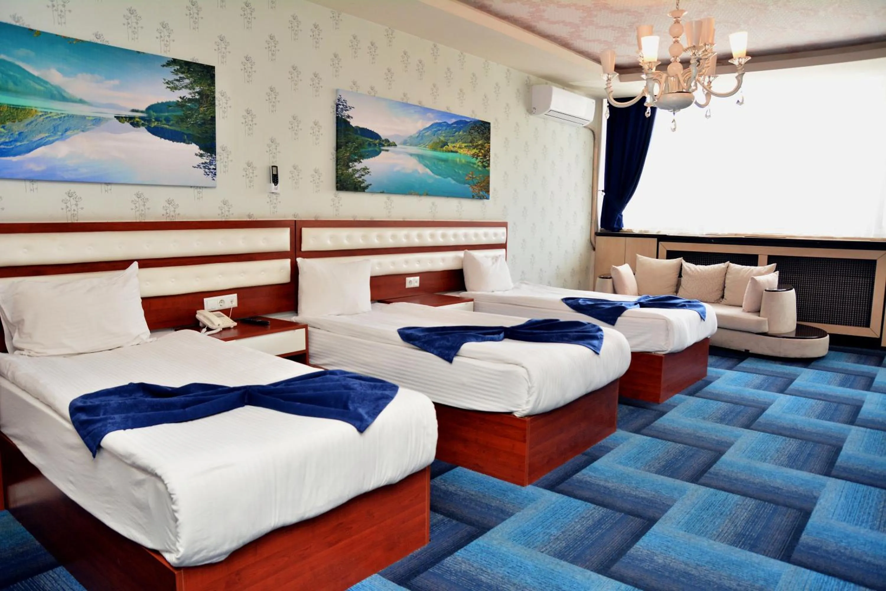 Photo of the whole room, Bed in Business Grand Hotel