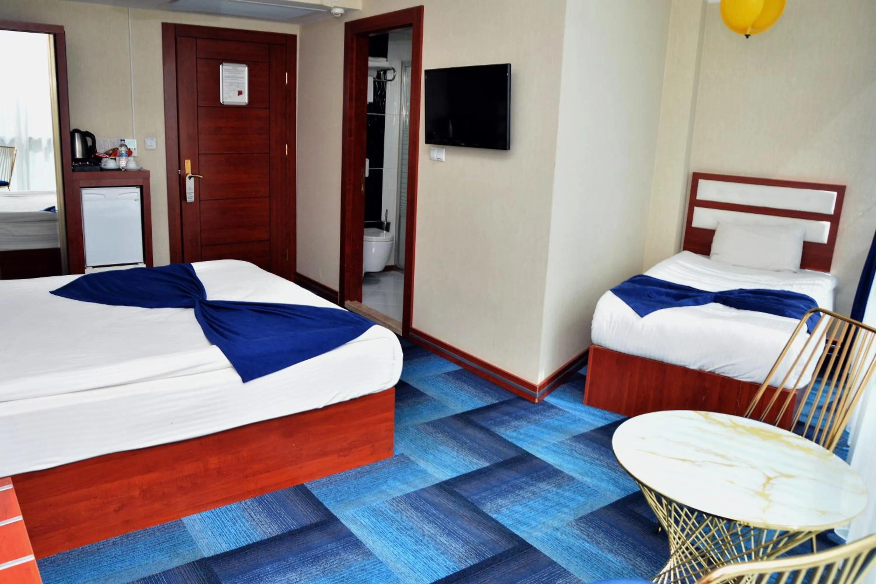 Family, Bed in Business Grand Hotel