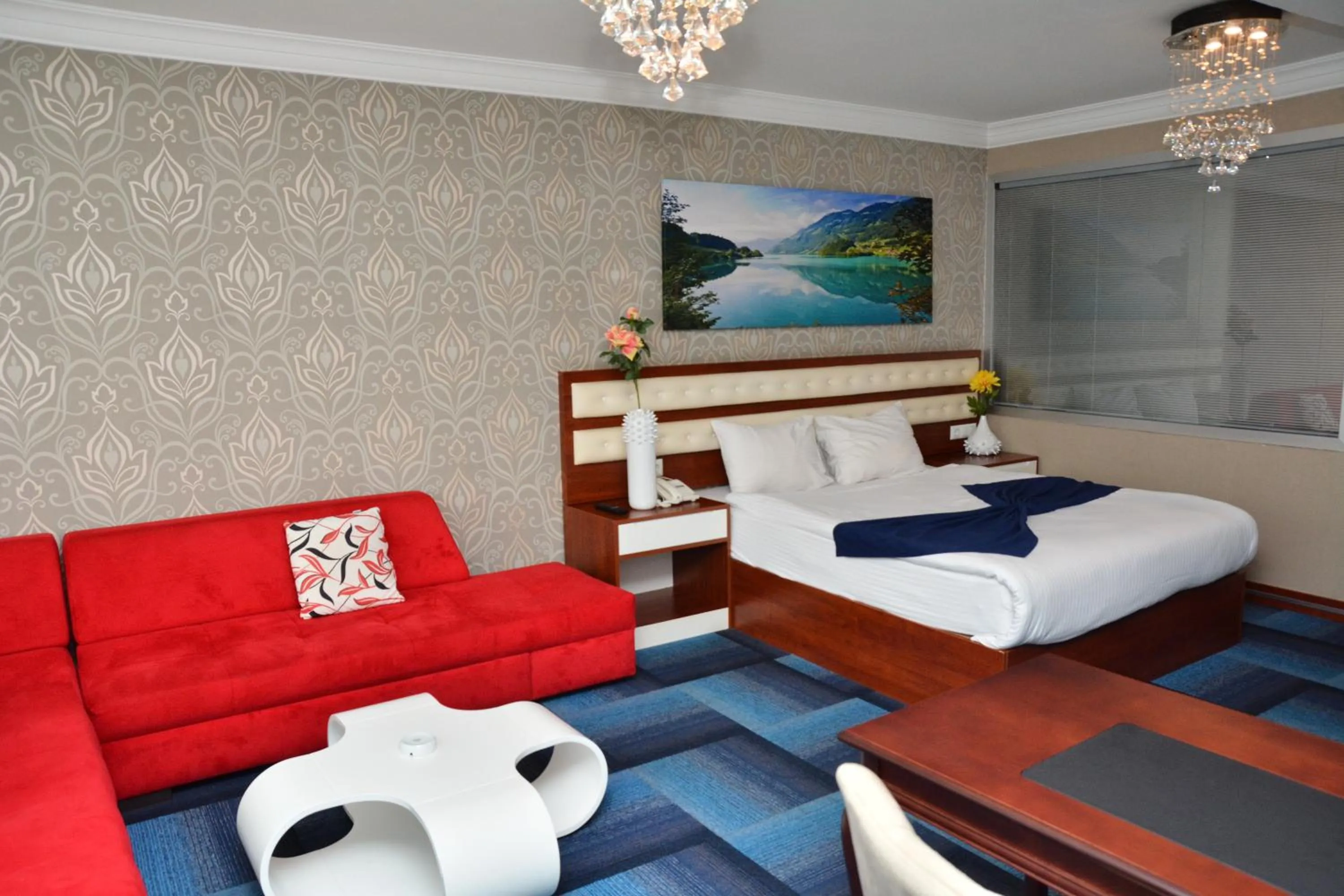 Photo of the whole room, Bed in Business Grand Hotel