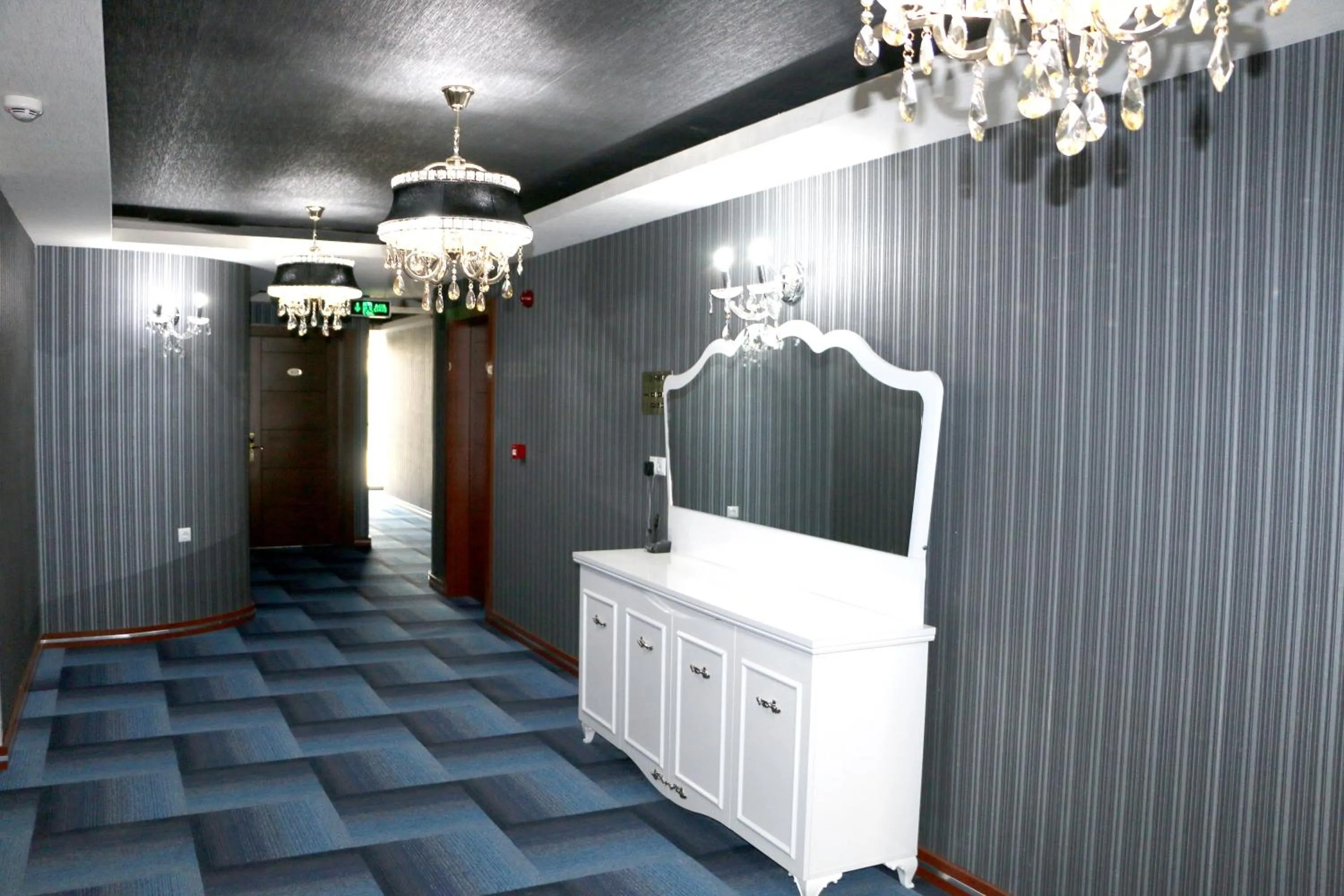 hair dresser in Business Grand Hotel