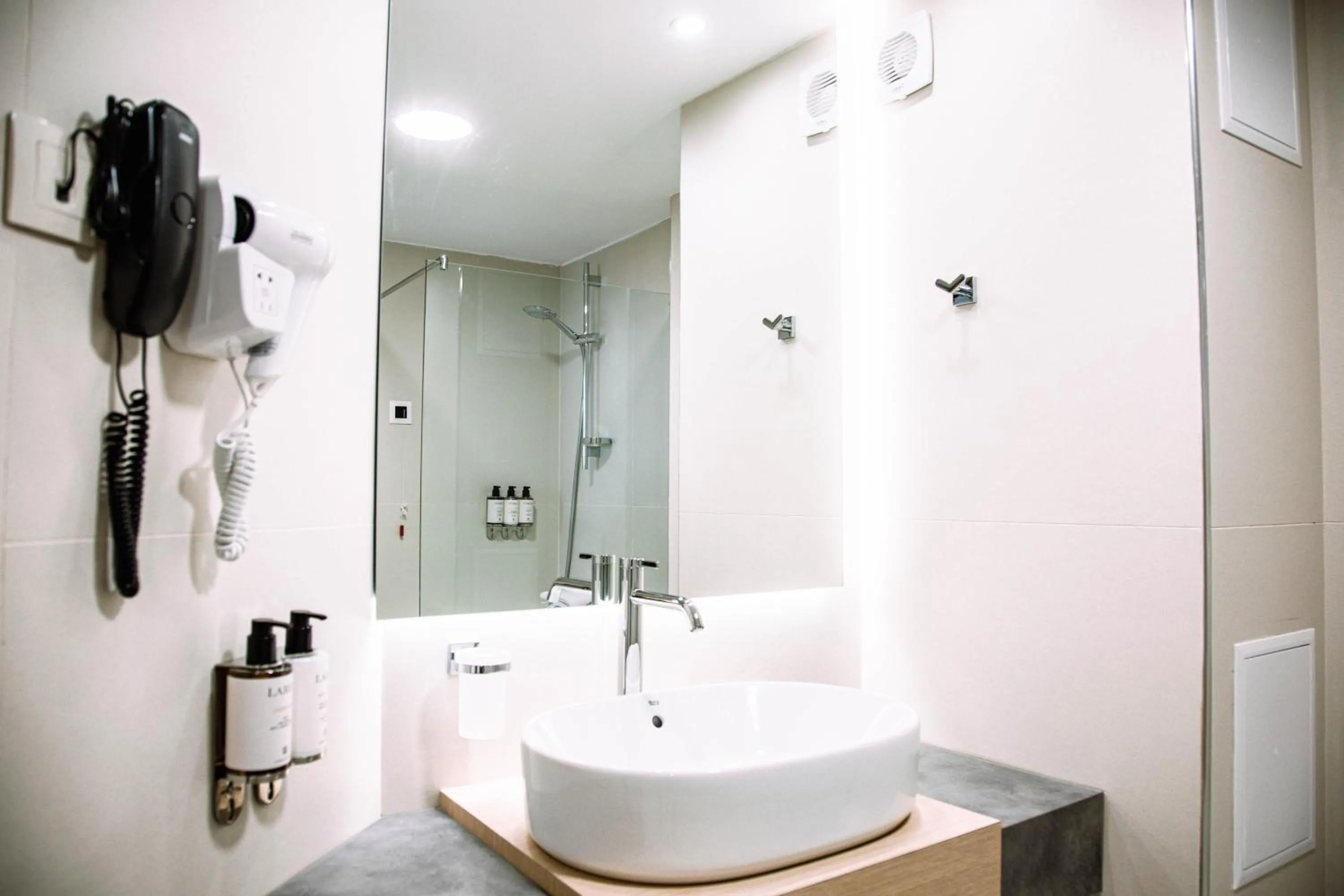 Shower in Hotel Antea - By The Sea