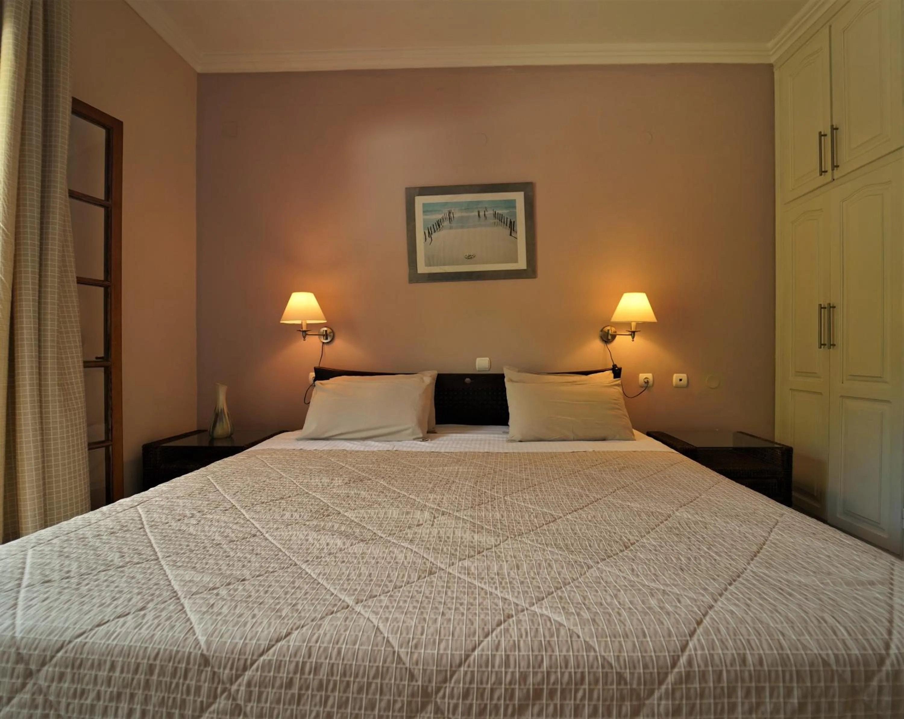 Bedroom, Bed in Bella Vista Hotel Studios & Apartments