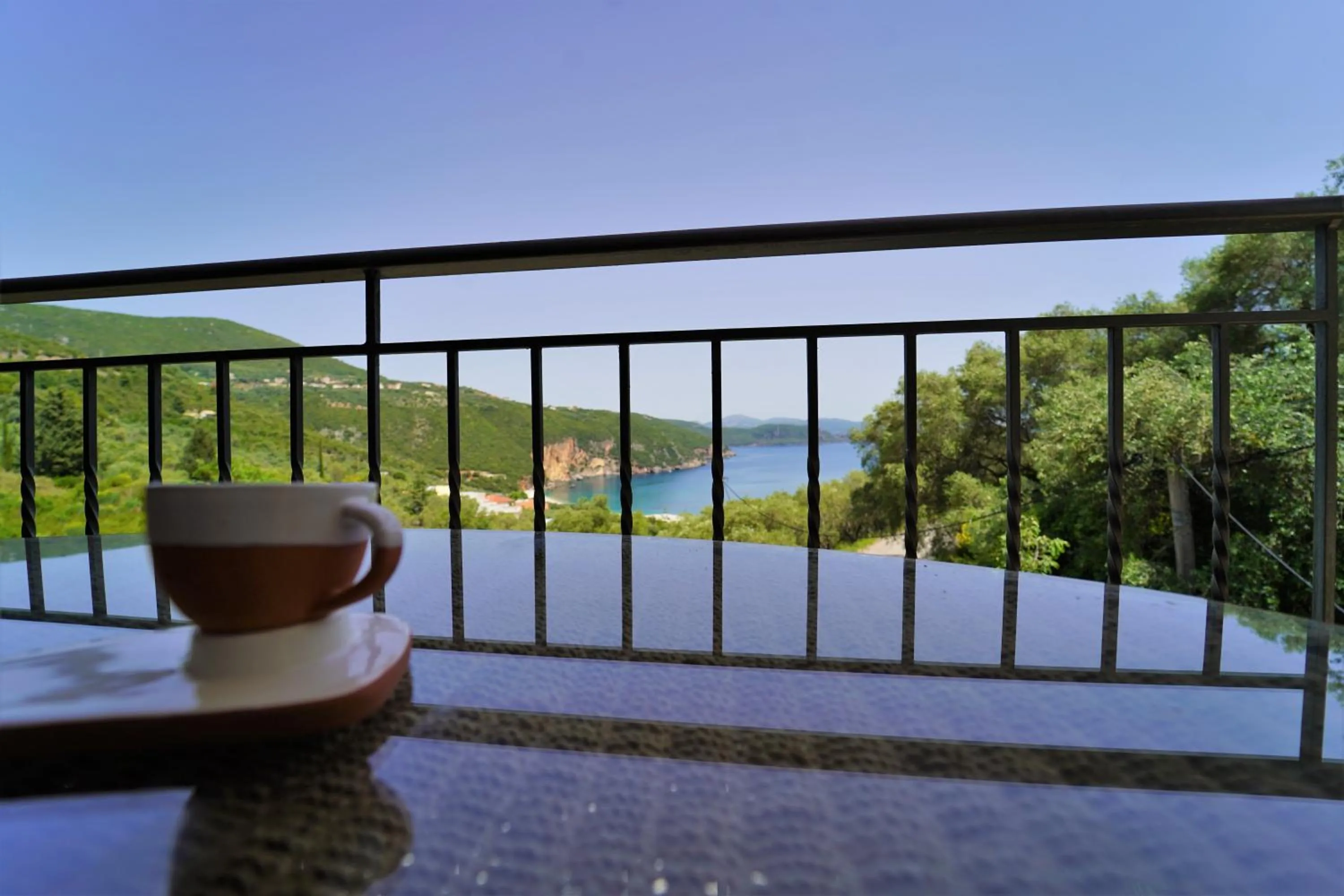 Balcony/Terrace in Bella Vista Hotel Studios & Apartments