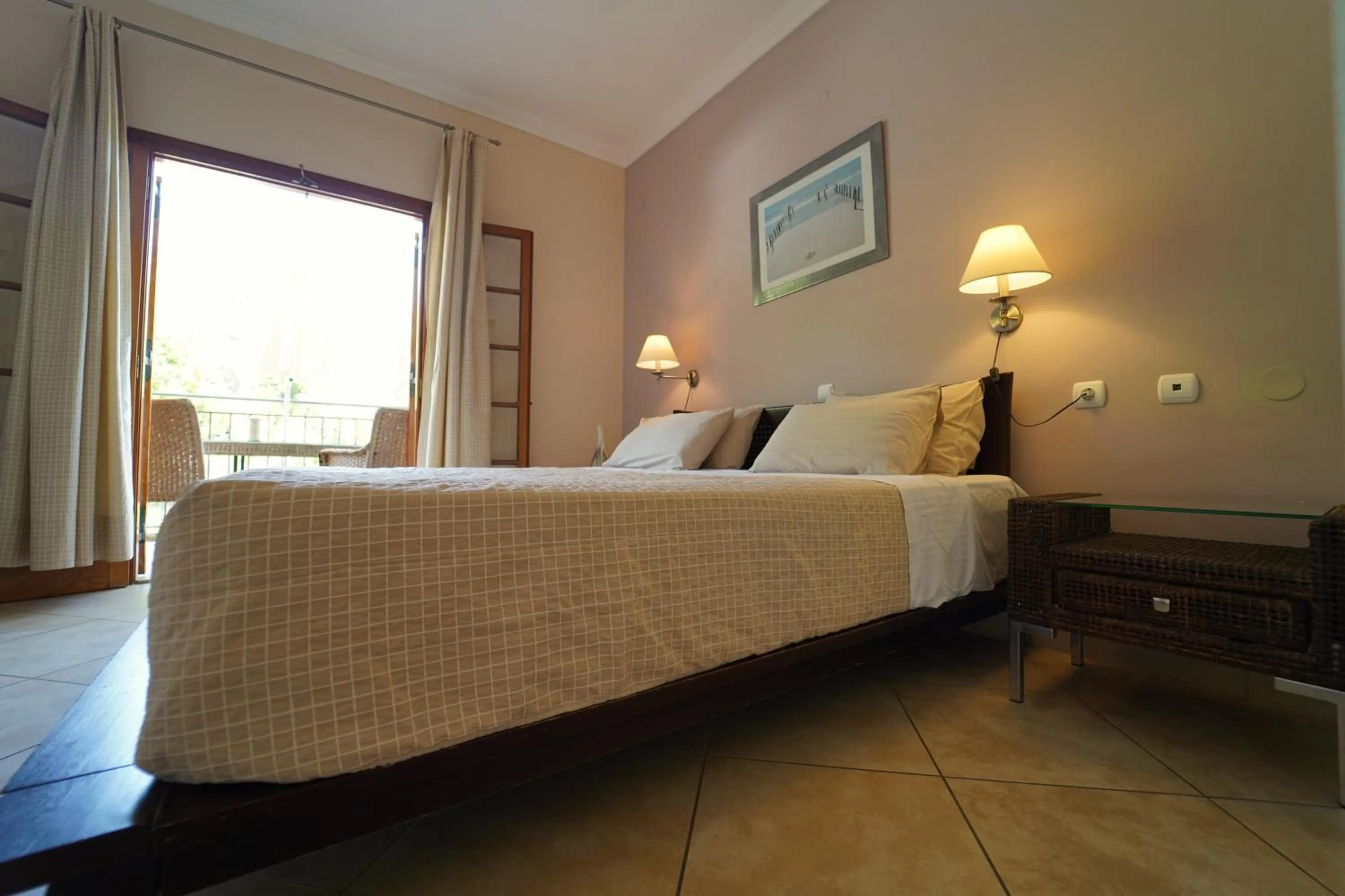 Bedroom, Bed in Bella Vista Hotel Studios & Apartments