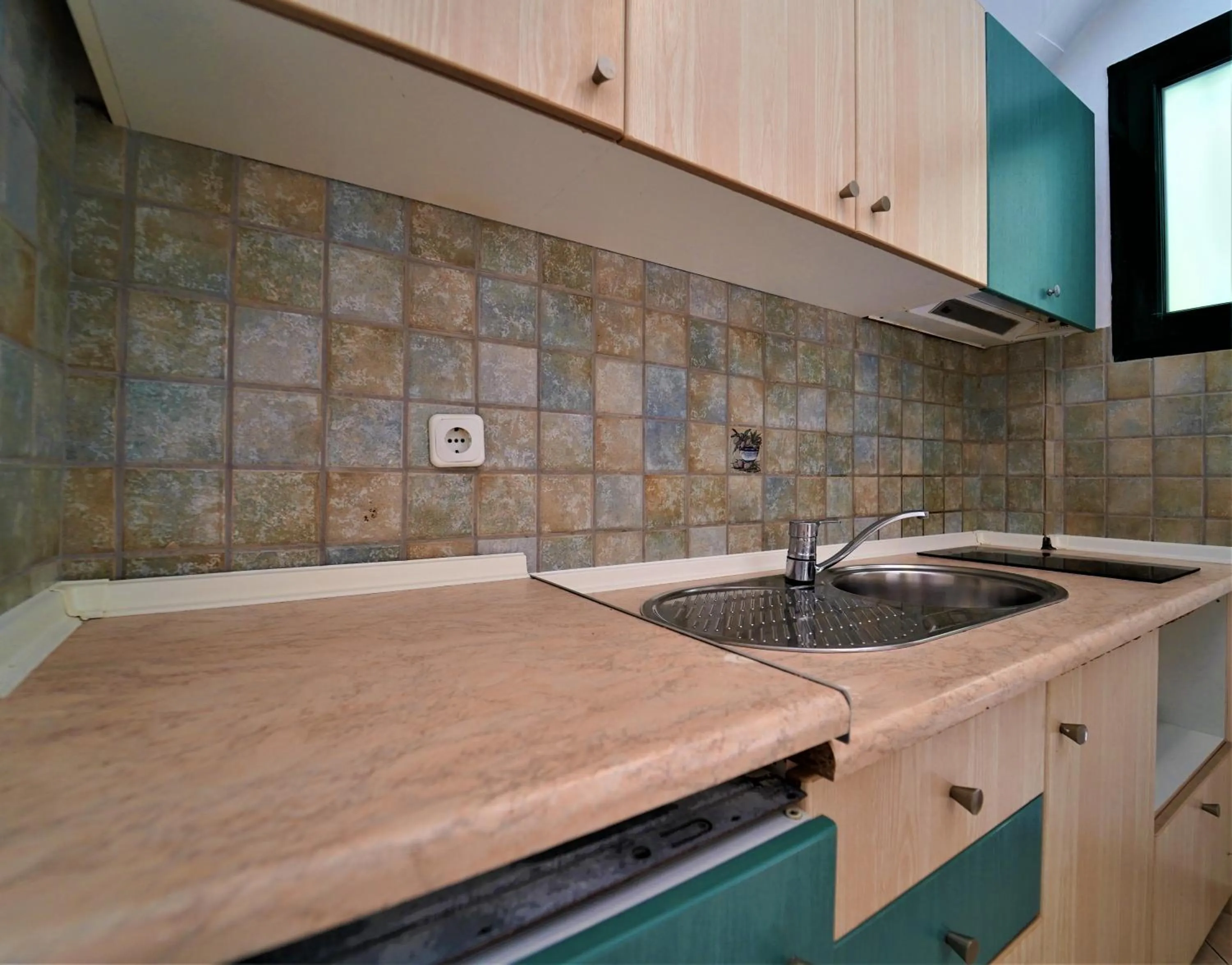 Kitchen or kitchenette in Bella Vista Hotel Studios & Apartments