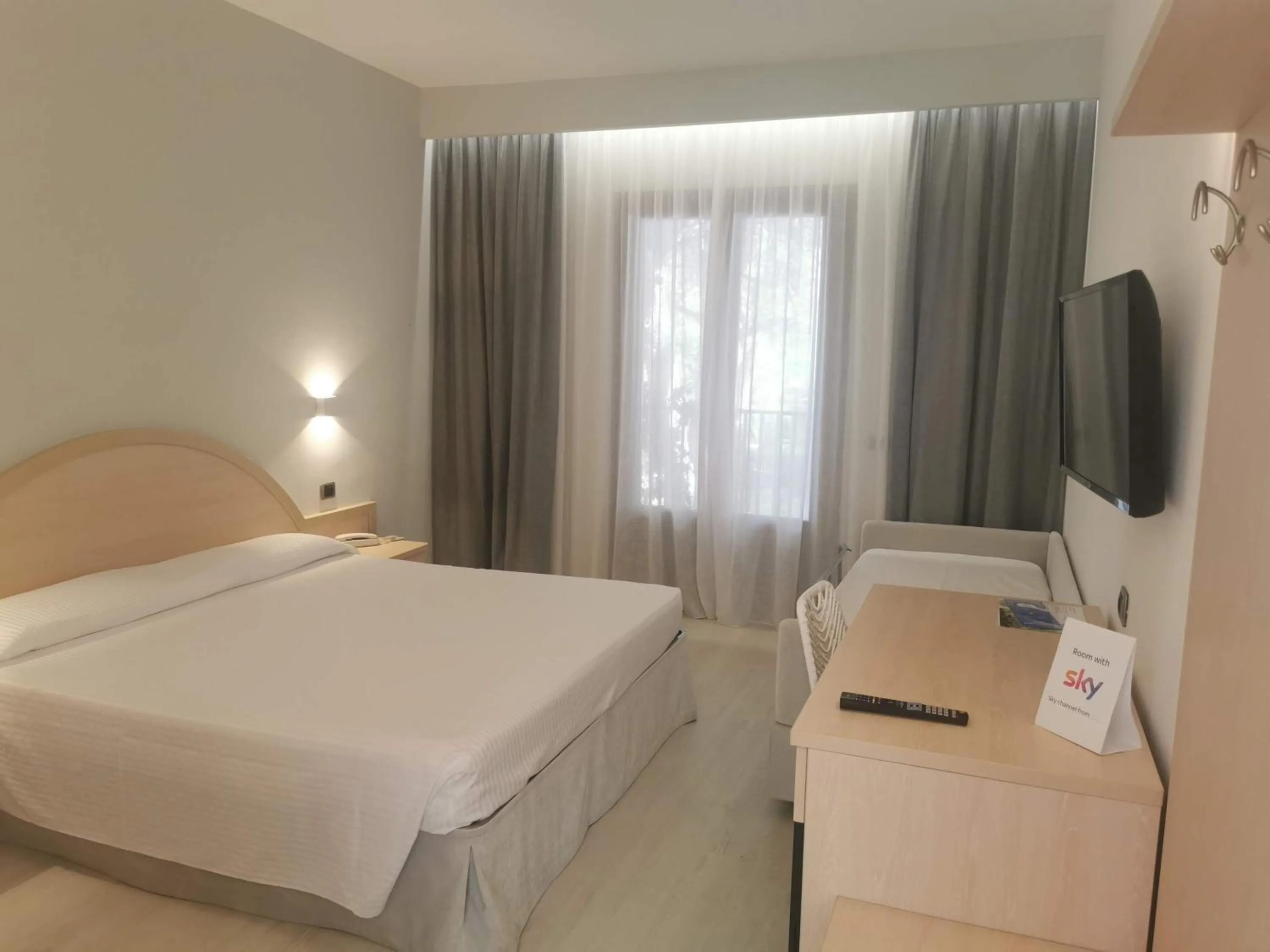 Bedroom, Bed in Hotel Gabbiano Beach