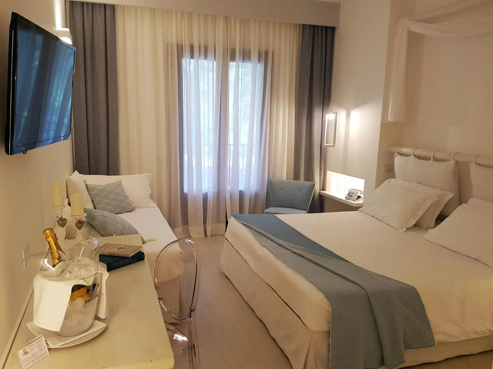 Photo of the whole room, Bed in Hotel Gabbiano Beach