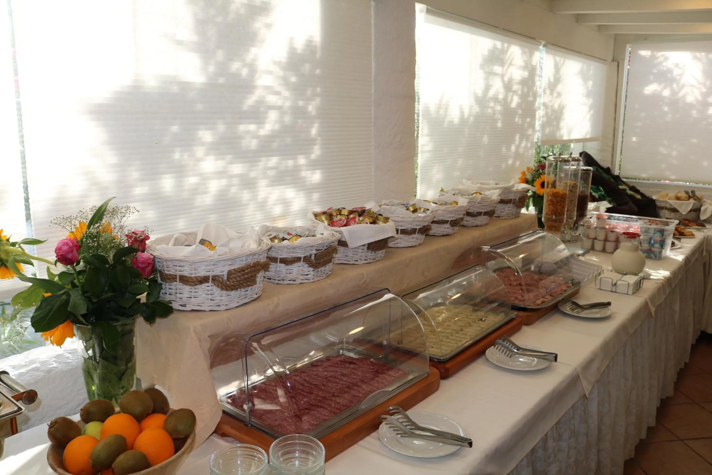 Buffet breakfast in Hotel Gabbiano Beach