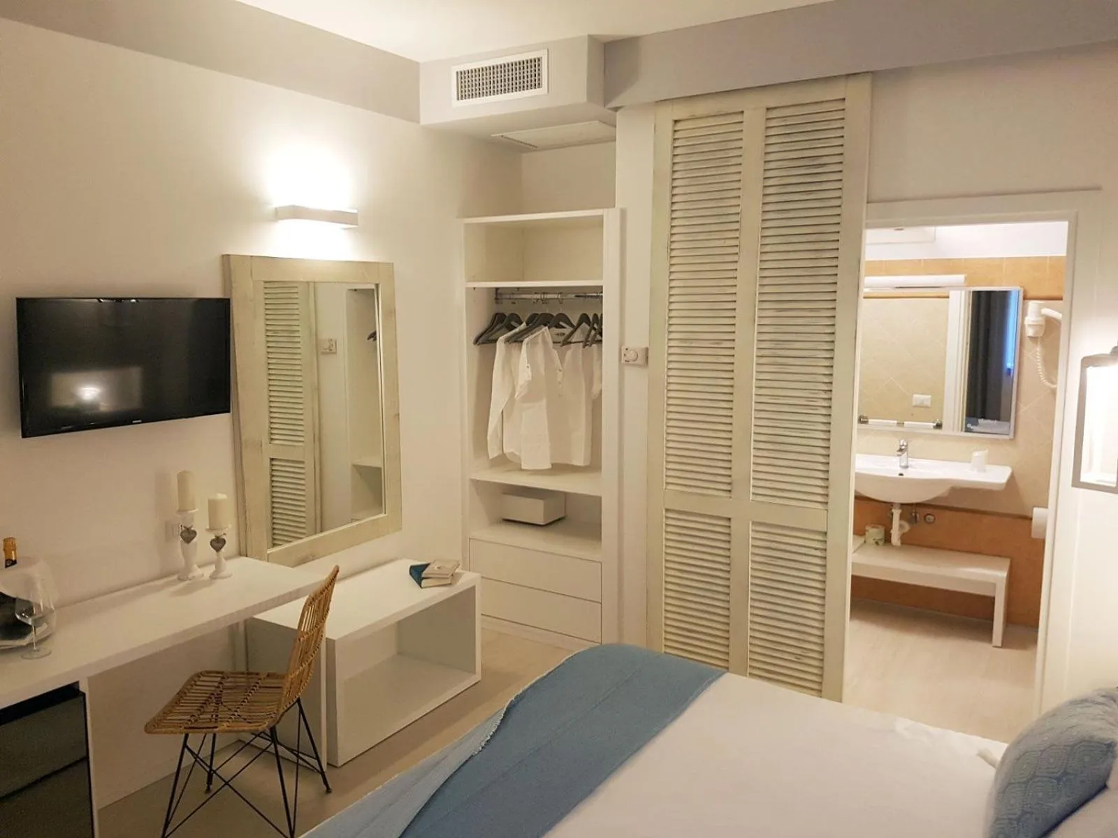 Photo of the whole room, Bed in Hotel Gabbiano Beach