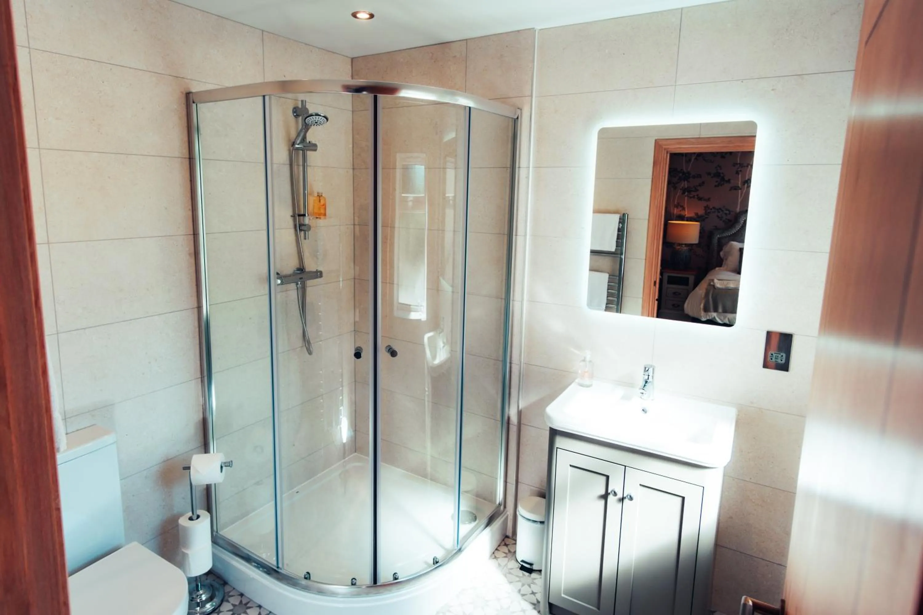 Shower in The Ruddings