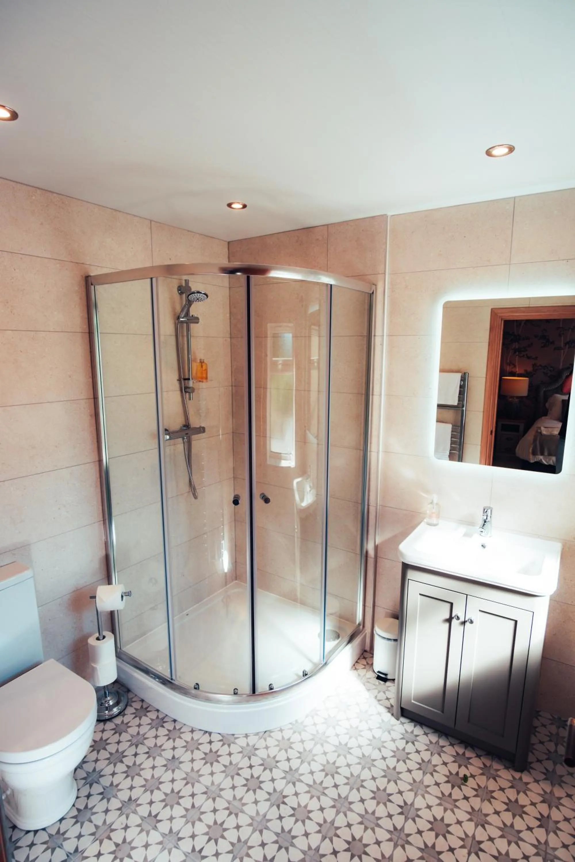 Shower in The Ruddings