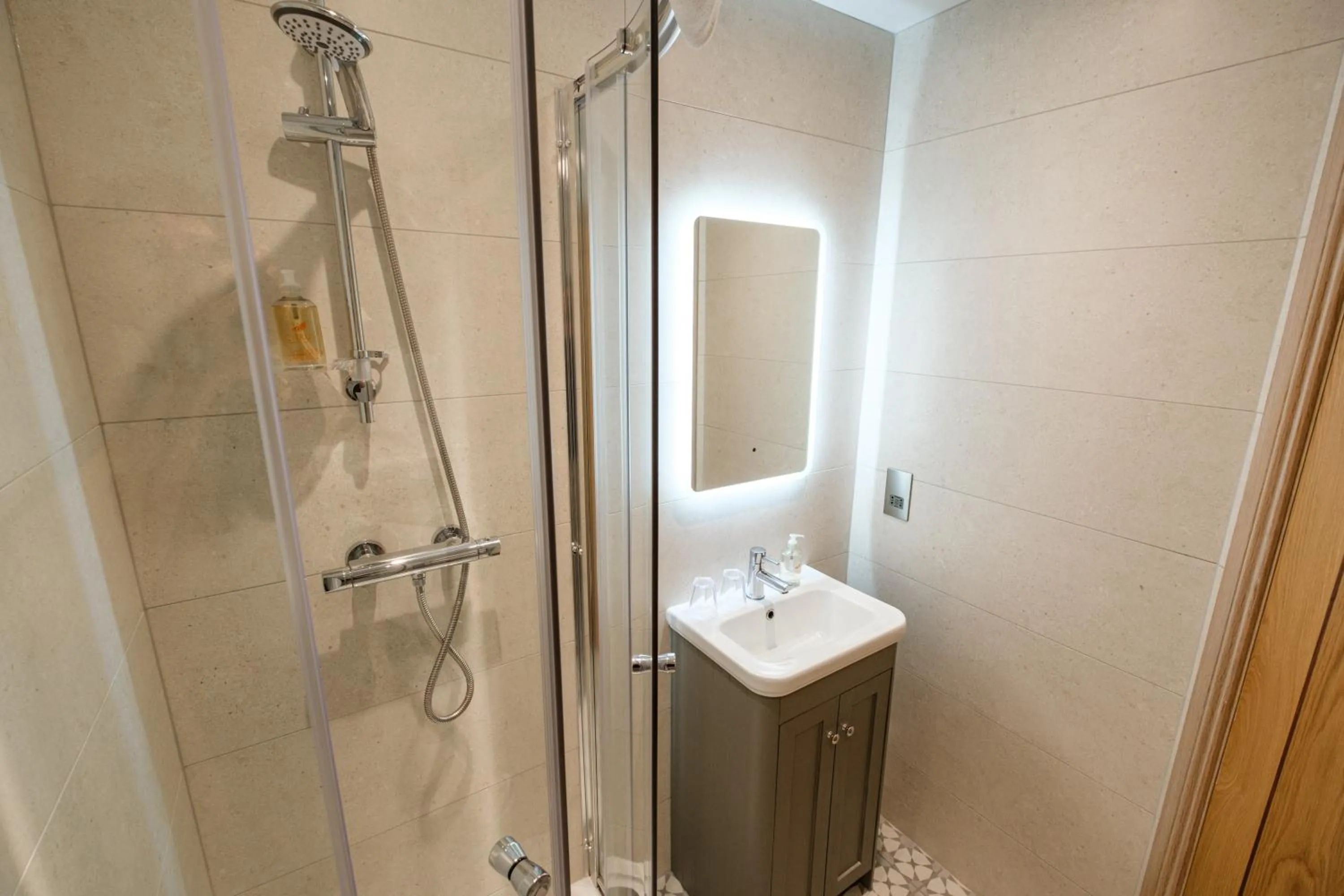 Shower in The Ruddings