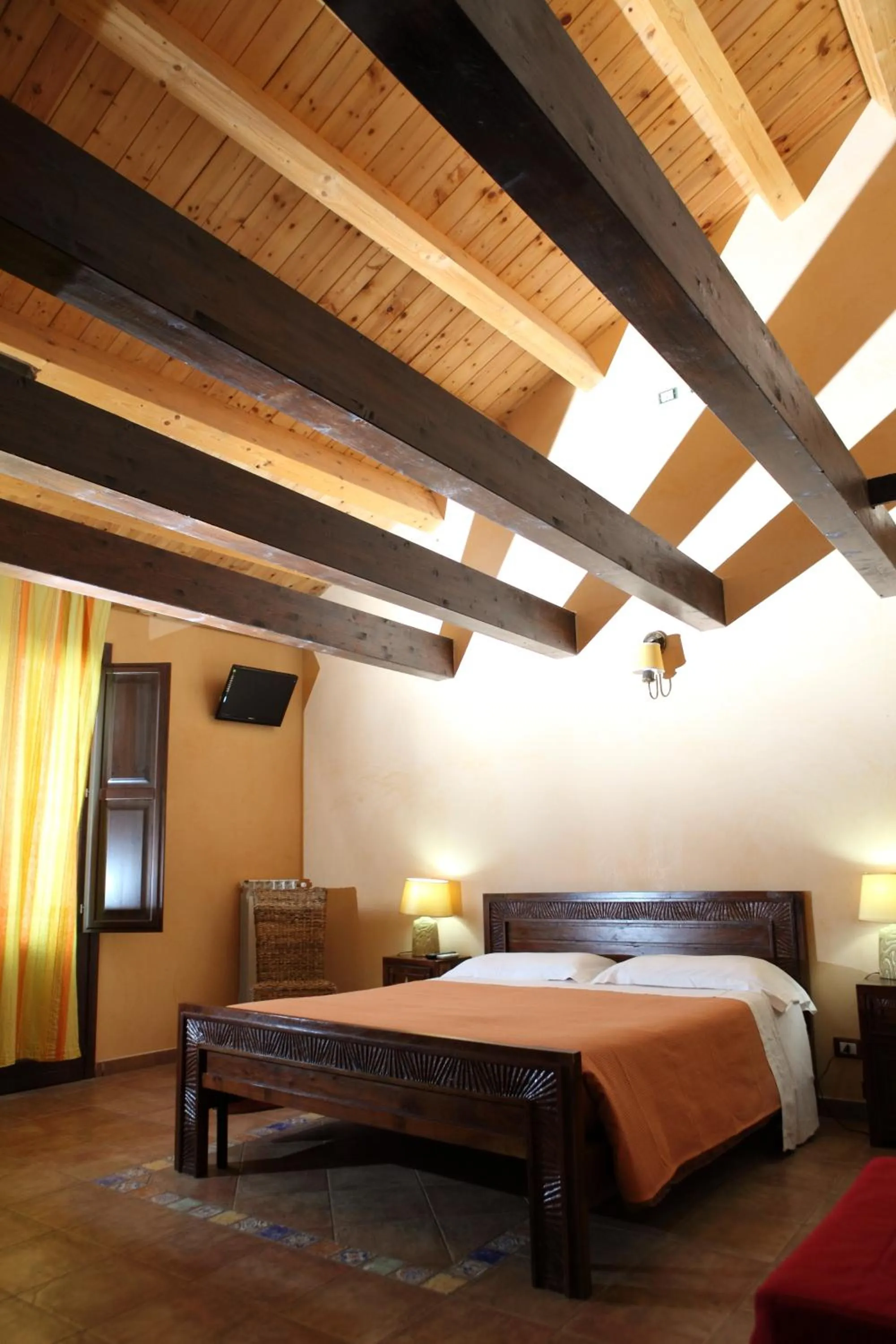 Bedroom, Bed in Jardin De France