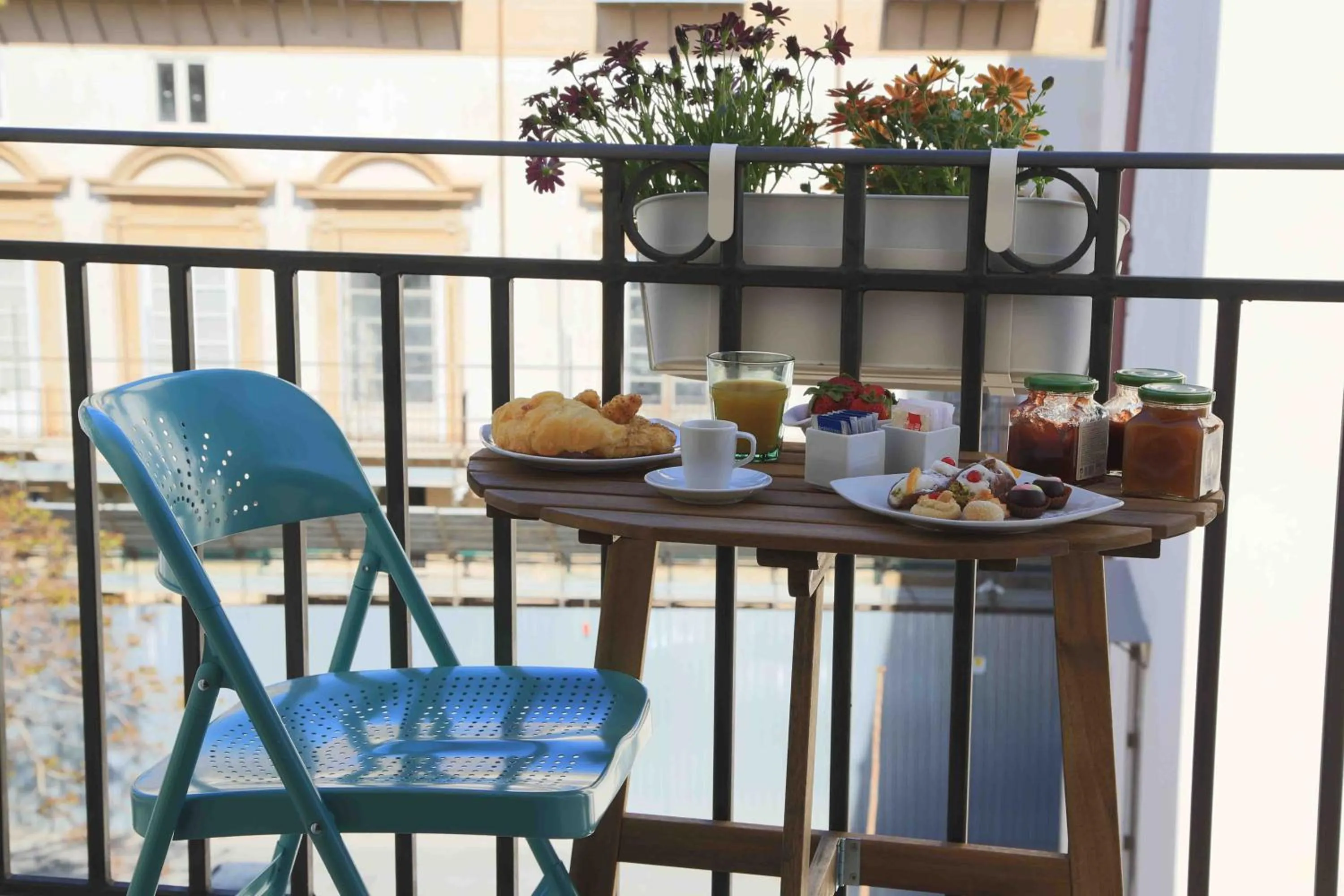 Balcony/Terrace in Jardin De France