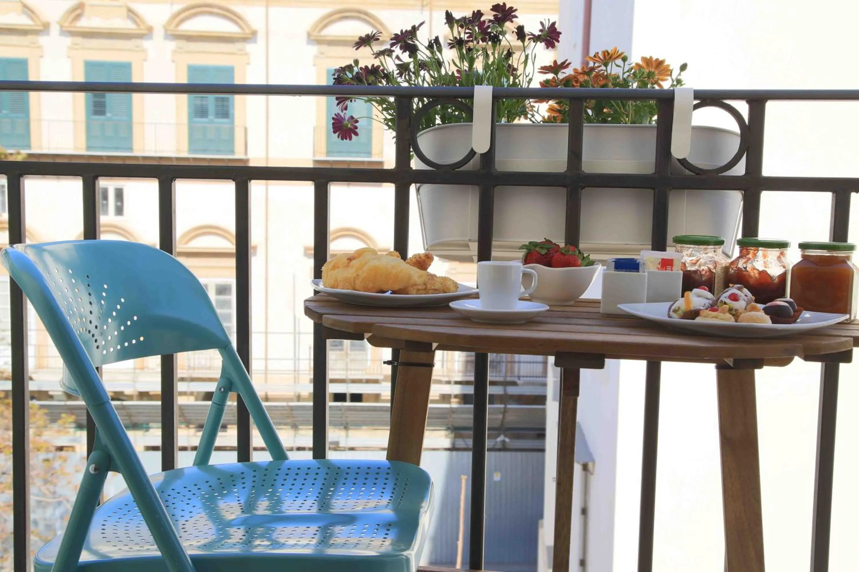 Balcony/Terrace in Jardin De France