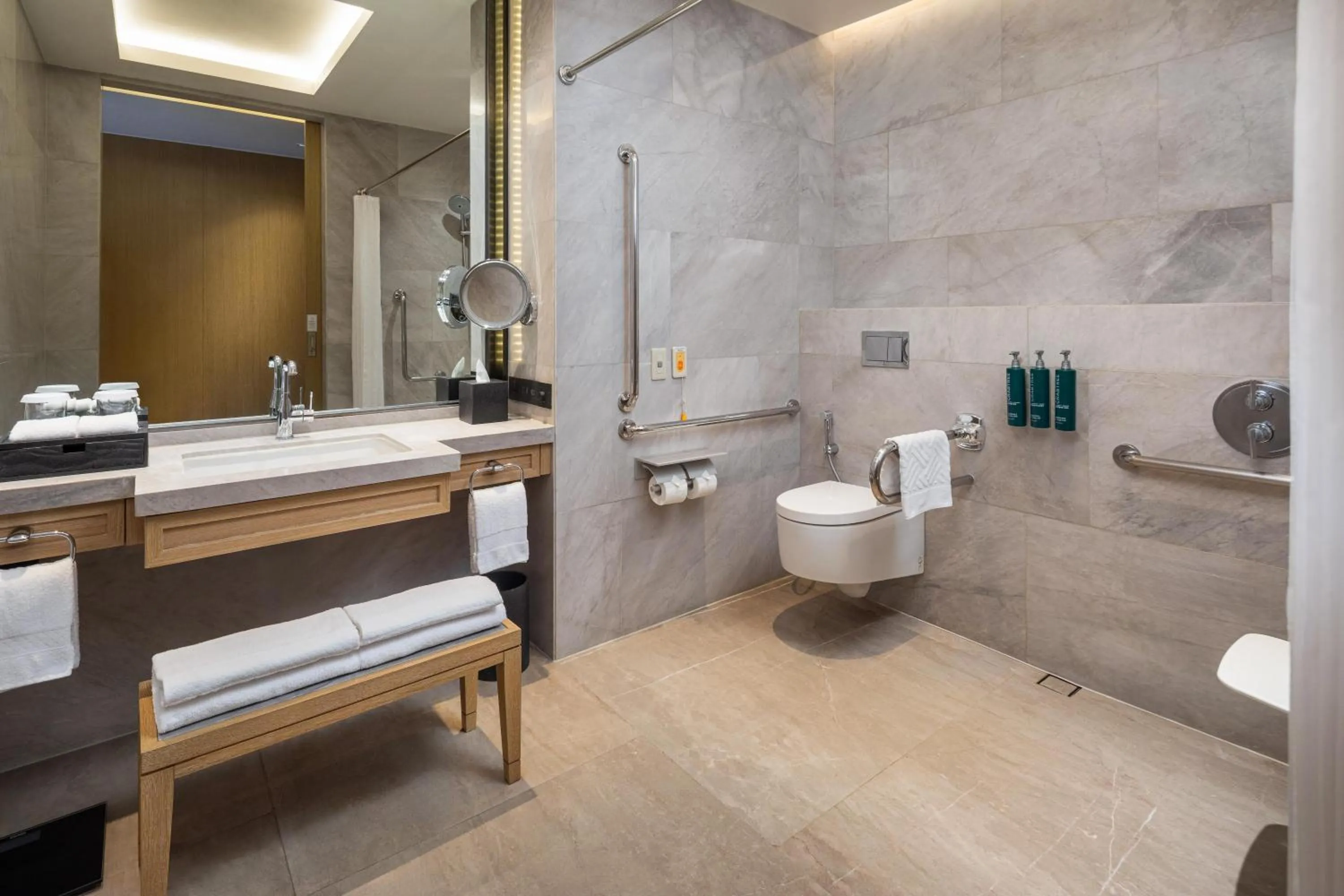 Bathroom in Hilton Manila Newport World Resorts