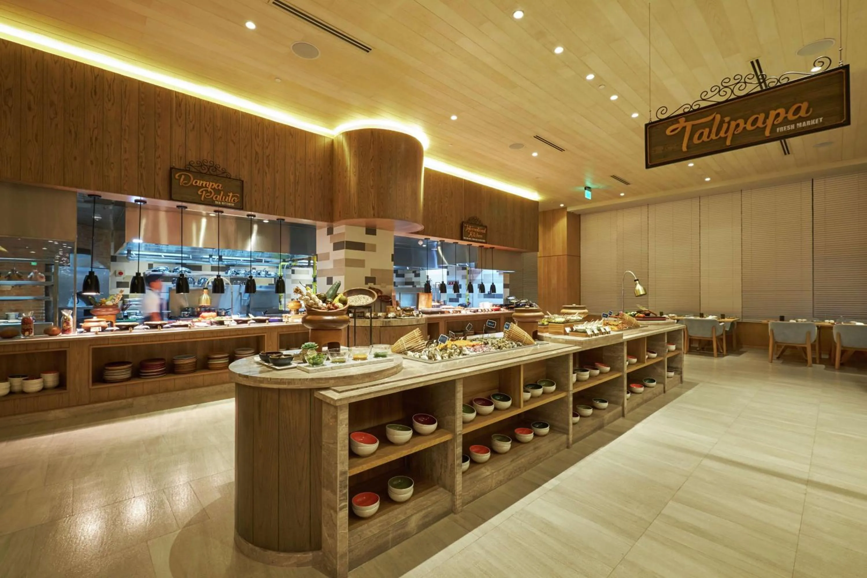 Restaurant/places to eat in Hilton Manila Newport World Resorts