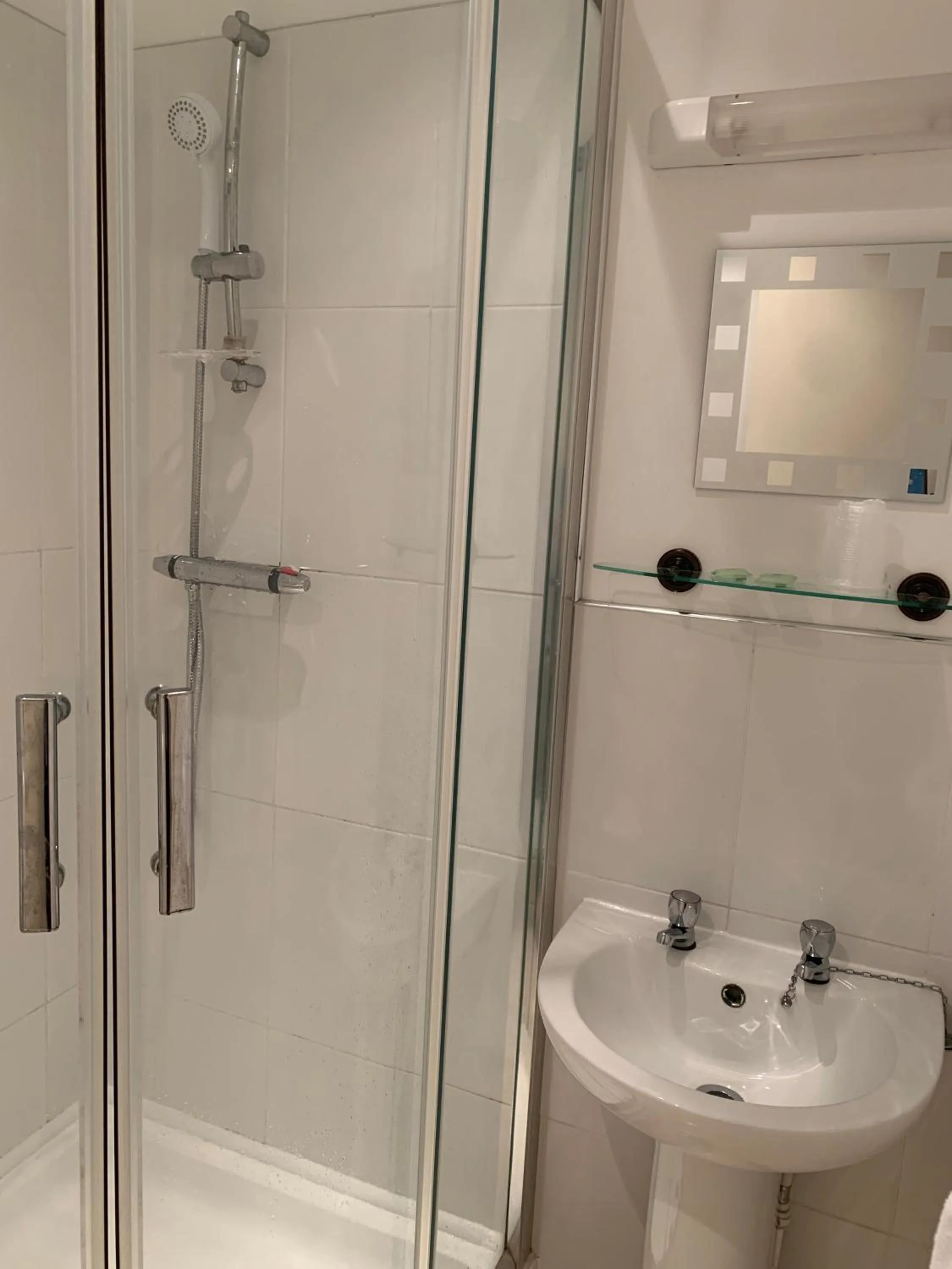 Bathroom in The Georgian Hollies Hotel