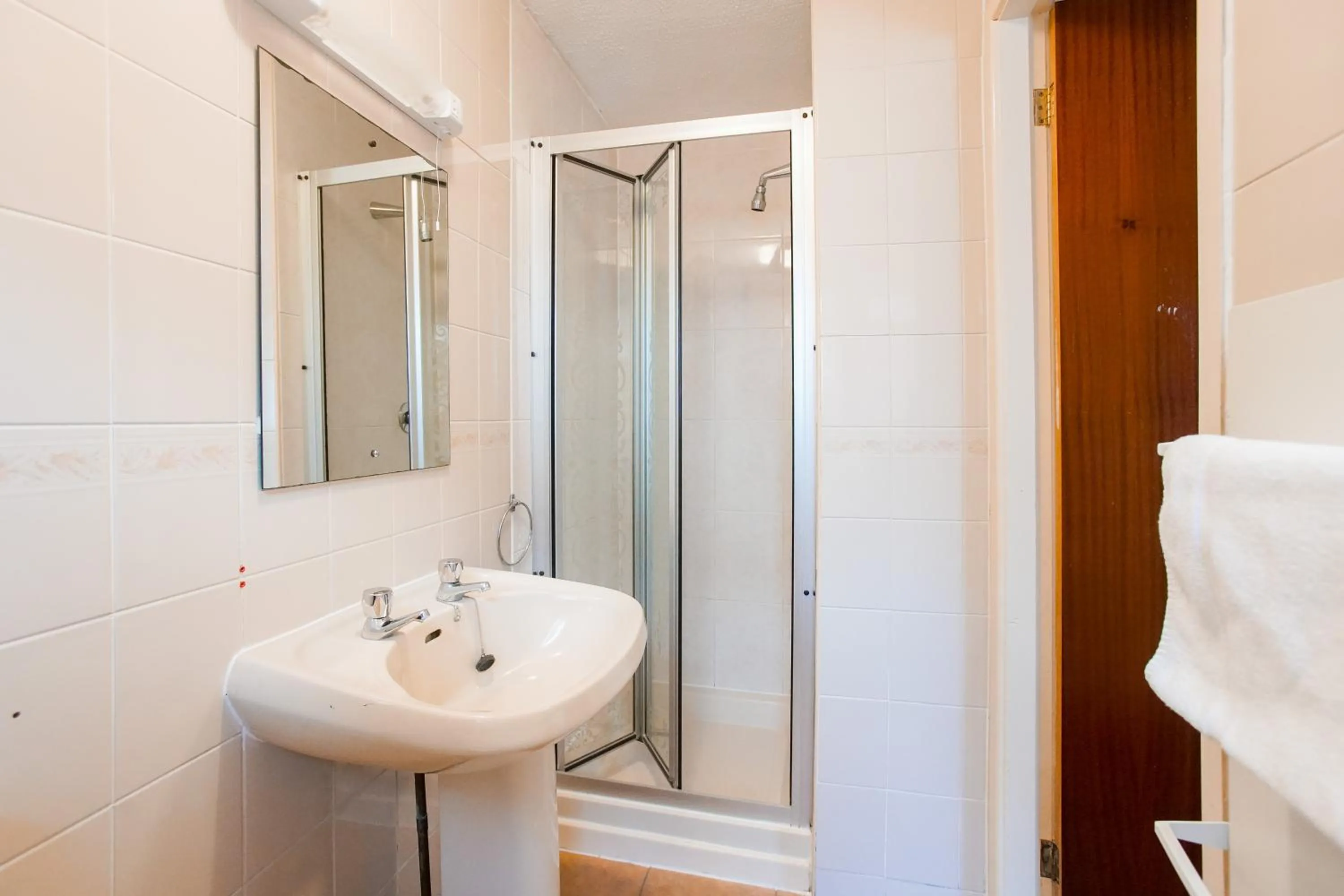 Bathroom in The Georgian Hollies Hotel