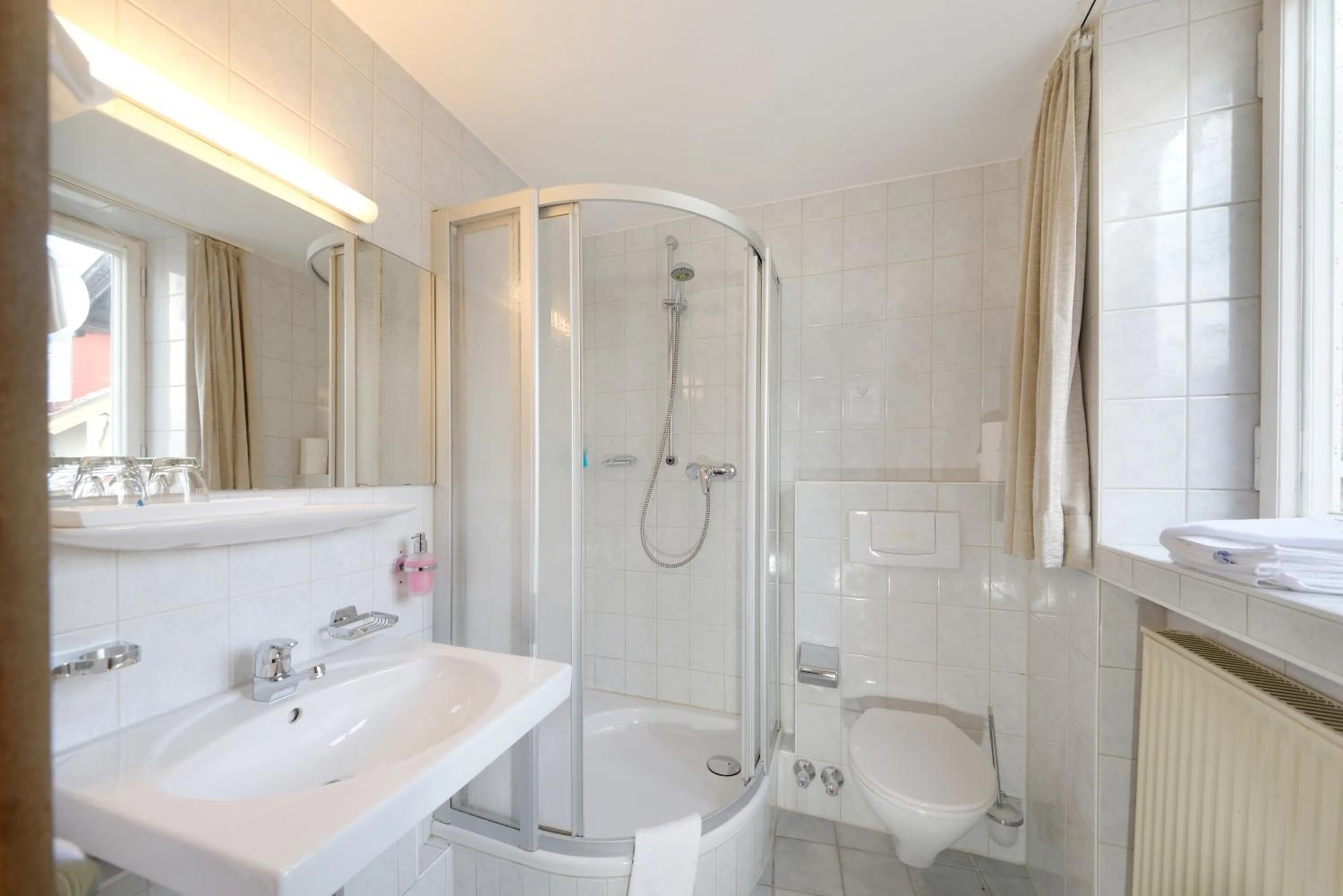 Shower in Hotel Alte Post