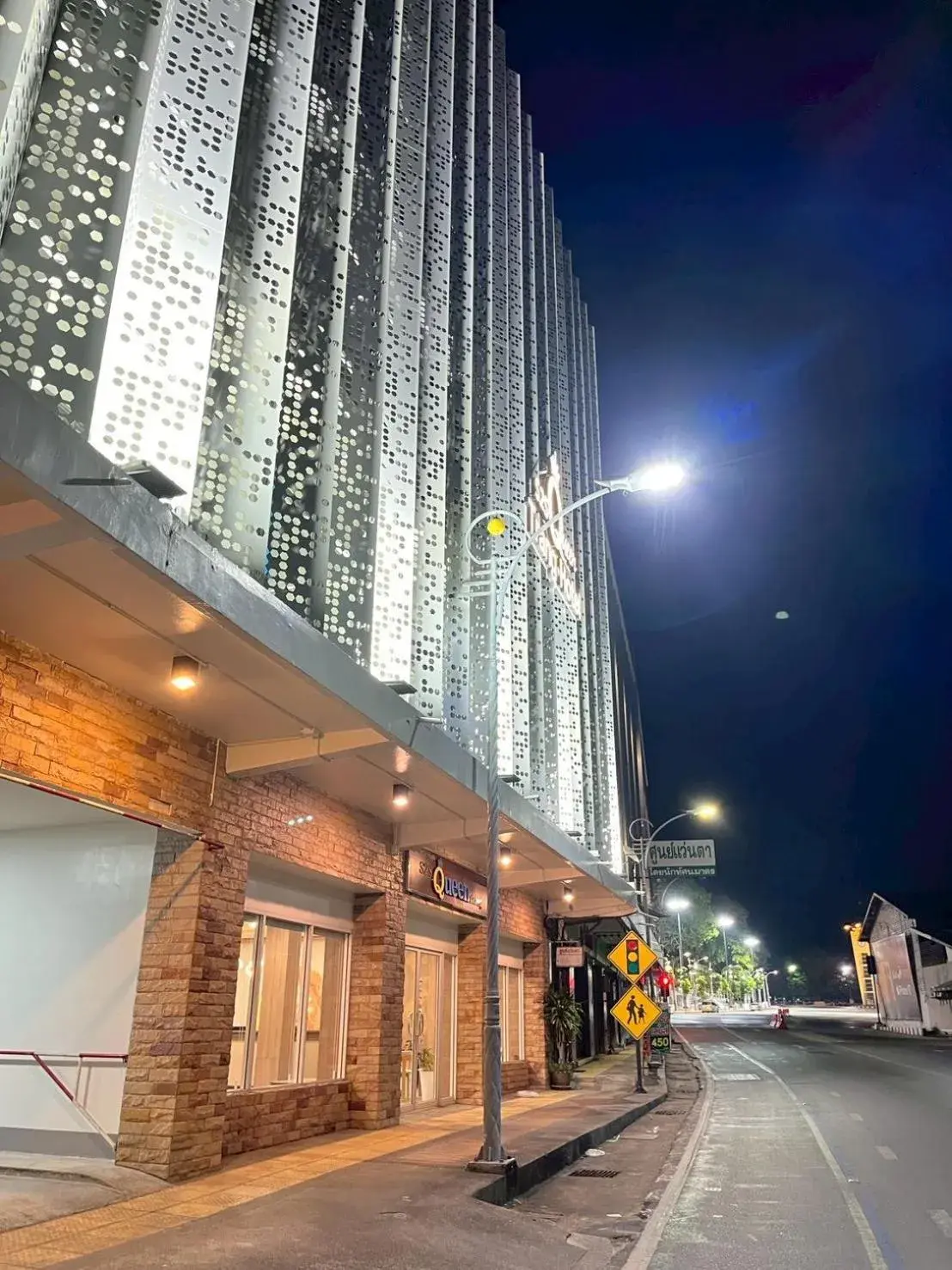 Property building in S2S Queen Trang Hotel Property building in S2S Queen Trang Hotel