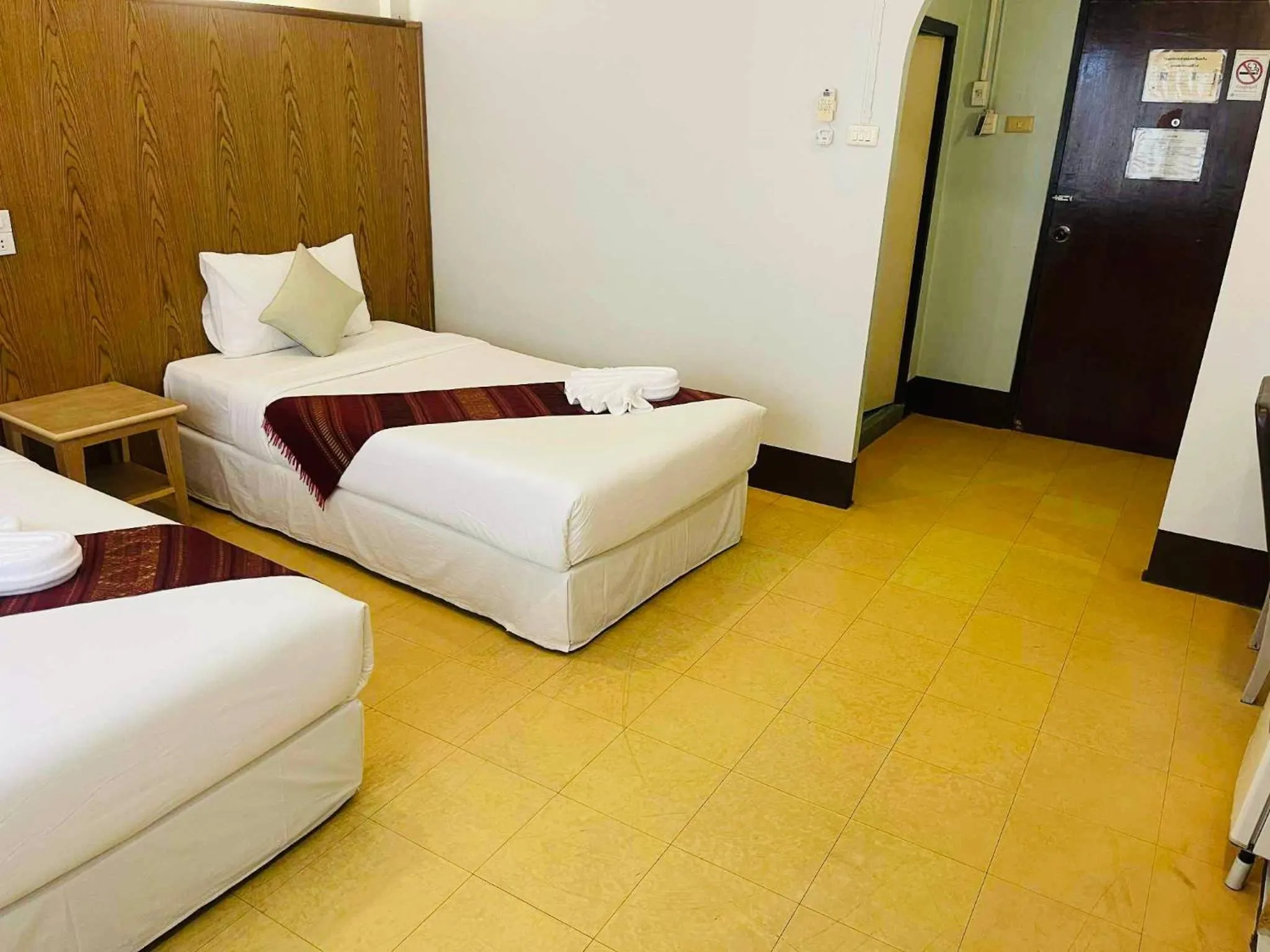 Bedroom, Bed in S2S Queen Trang Hotel